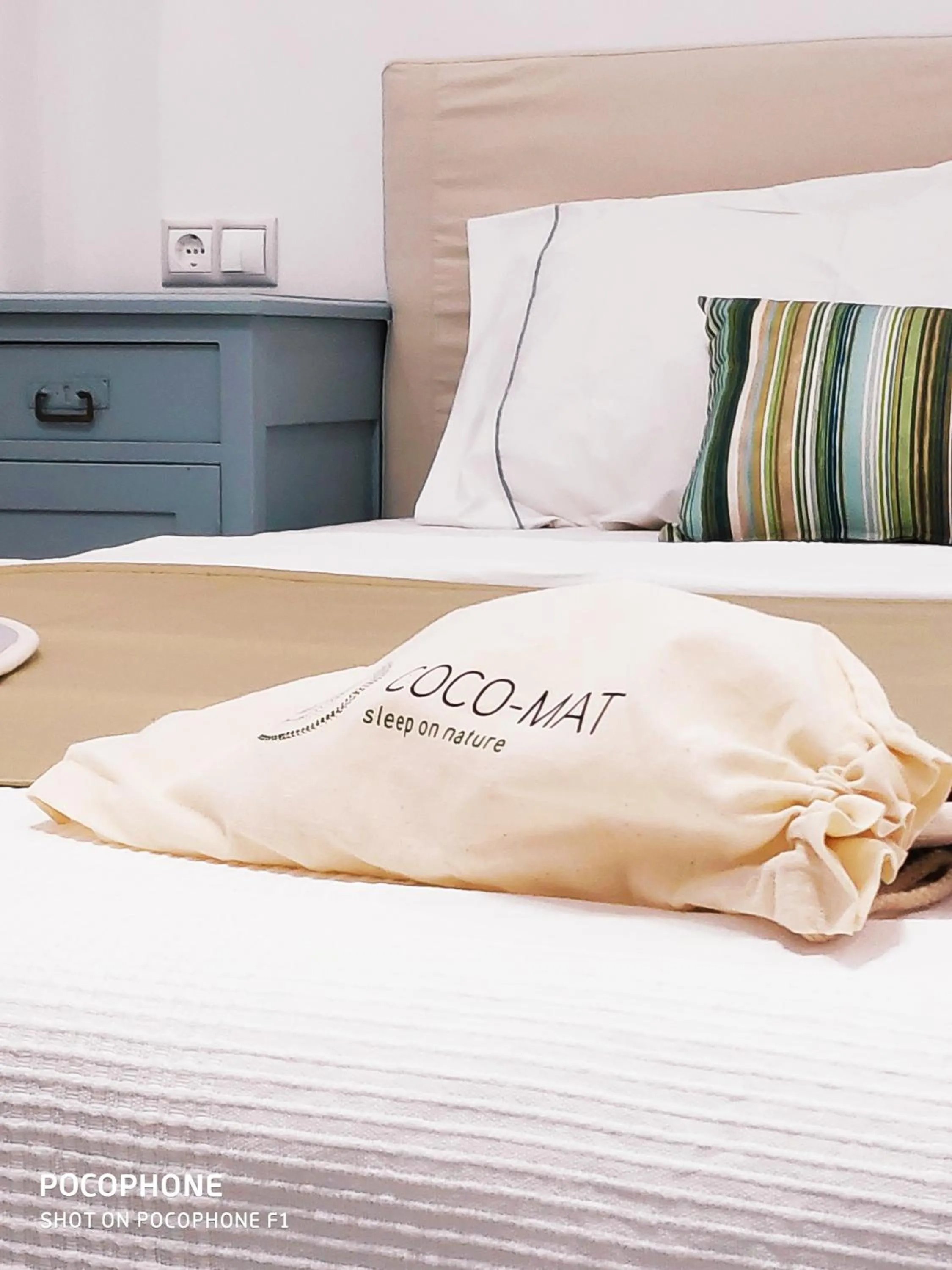 Bedroom, Bed in Gerani Studios