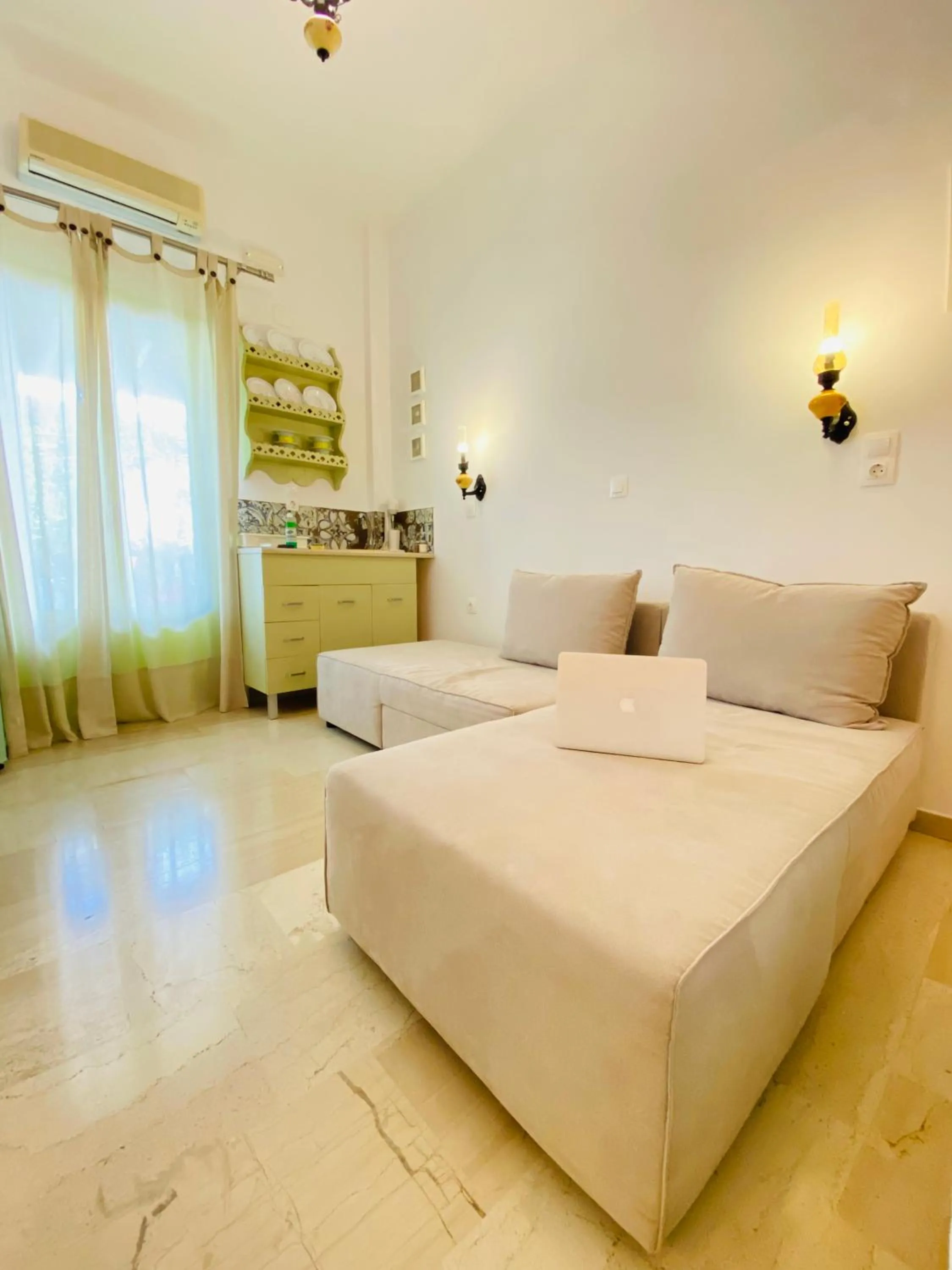 Living room, Bed in Gerani Studios