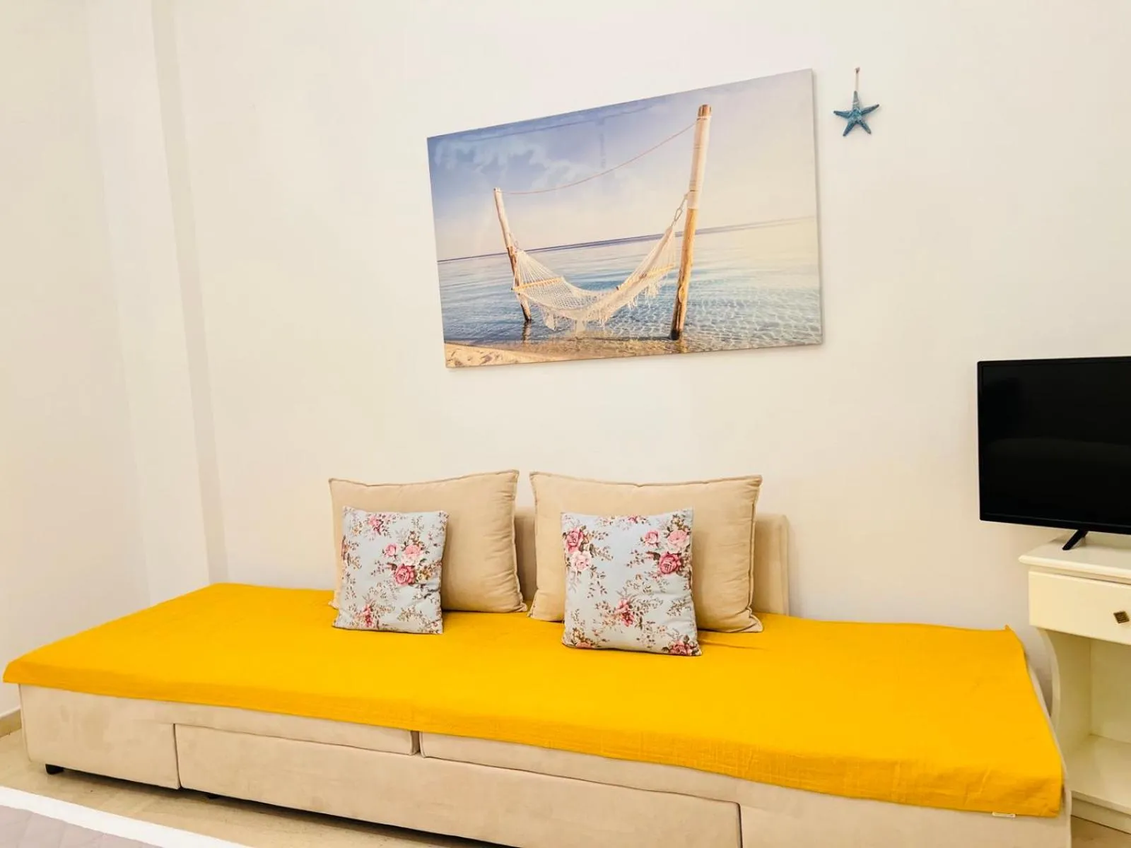 Living room, Bed in Gerani Studios