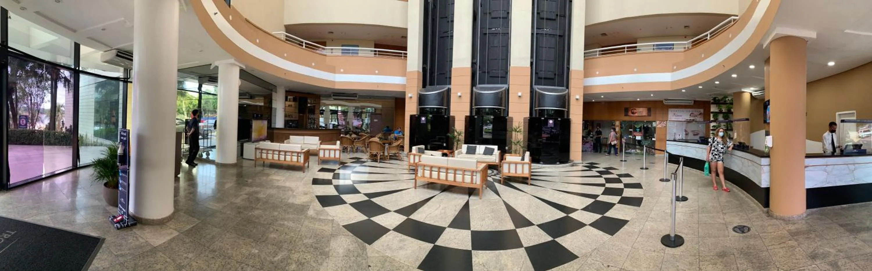 Lobby or reception in Tropical Executive Hotel