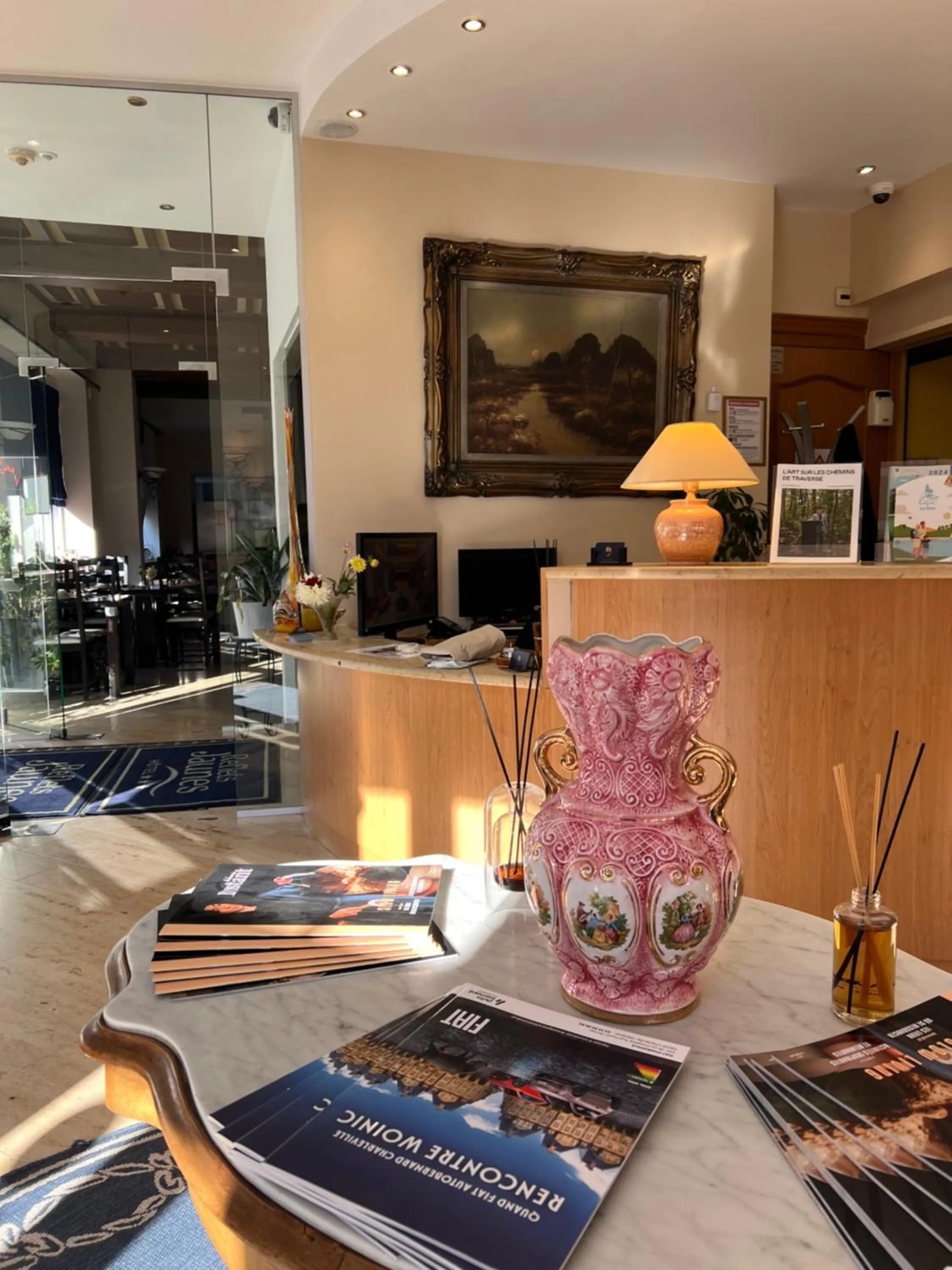 Lobby or reception in Les Reflets Jaunes