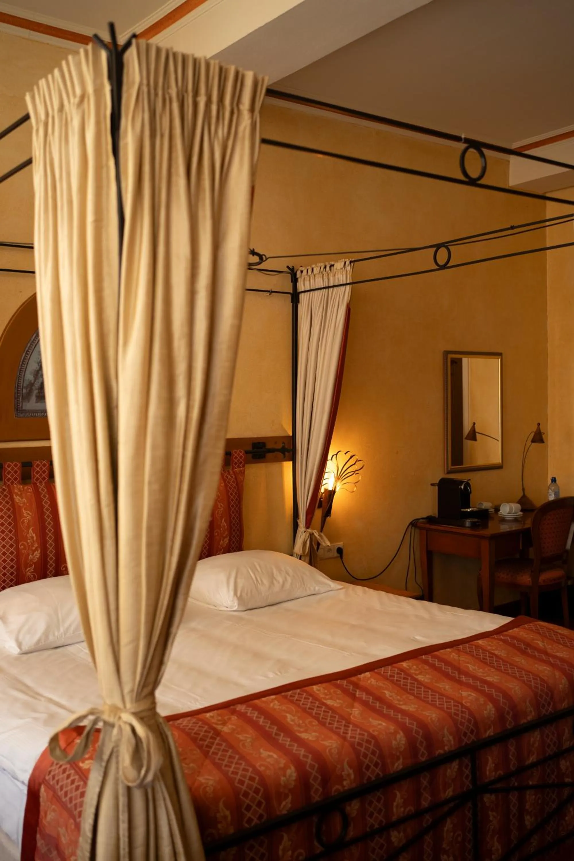 Bed in Hotel Botticelli