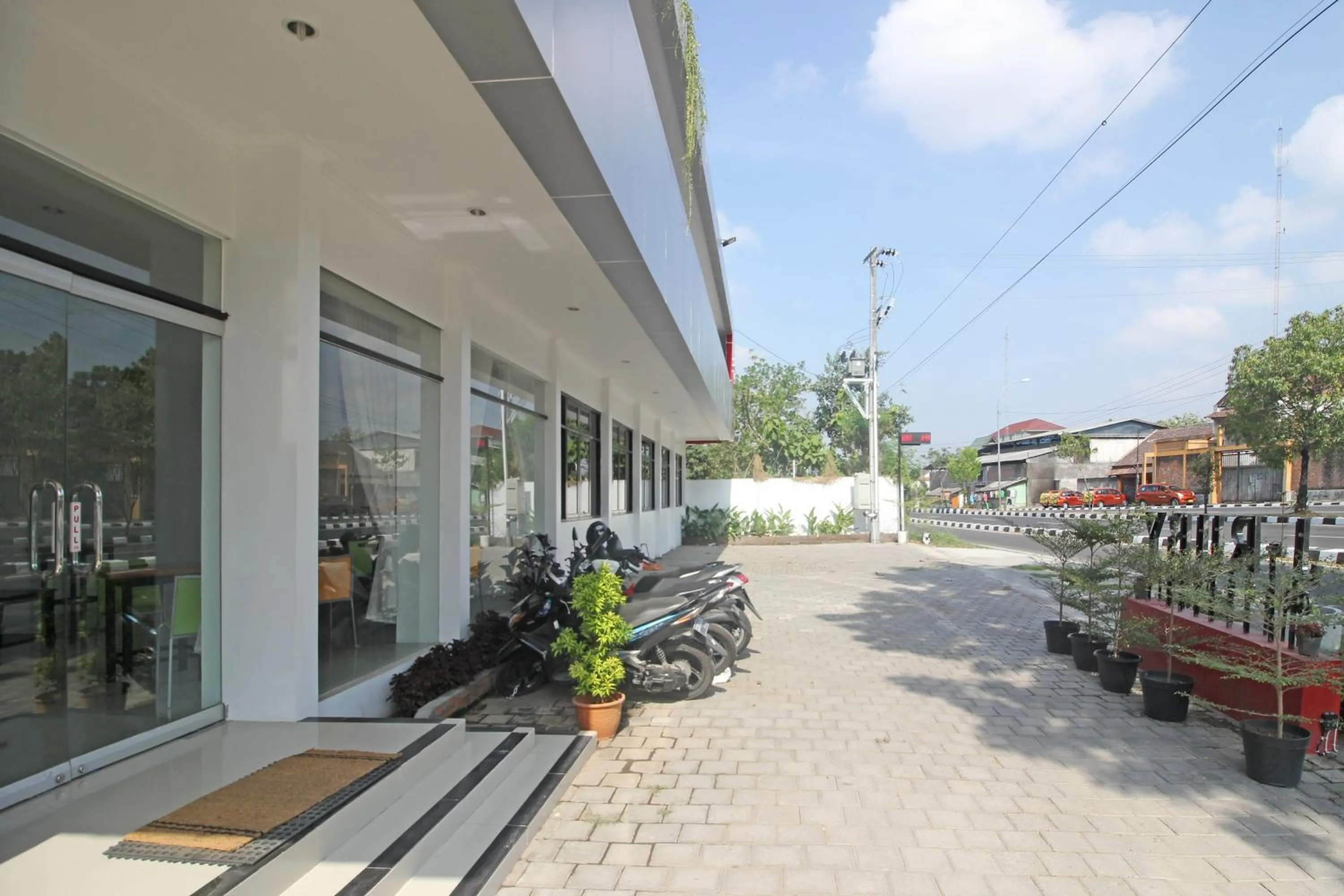 Property building in RedDoorz @ Jalan Ringroad Selatan