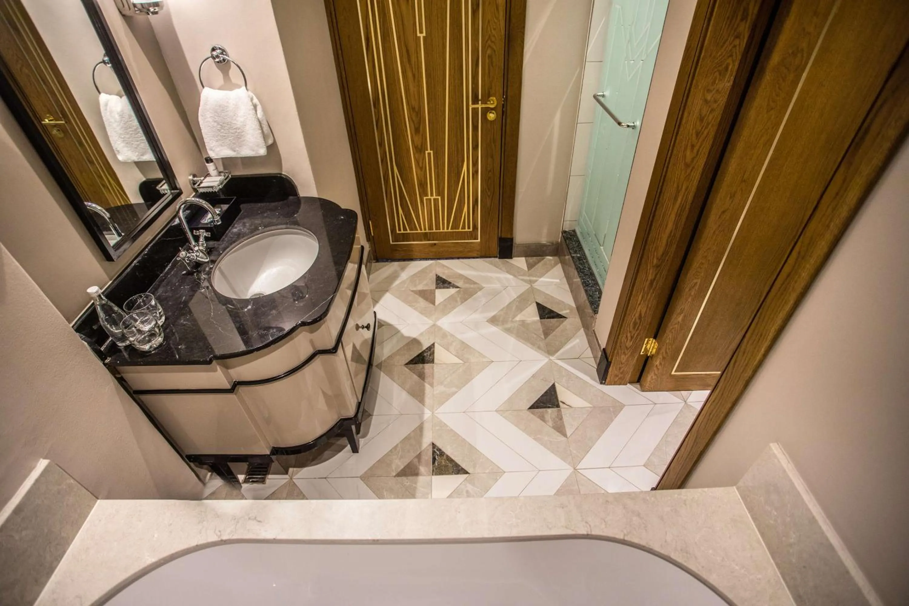 Photo of the whole room in Suncoast Hotel & Towers