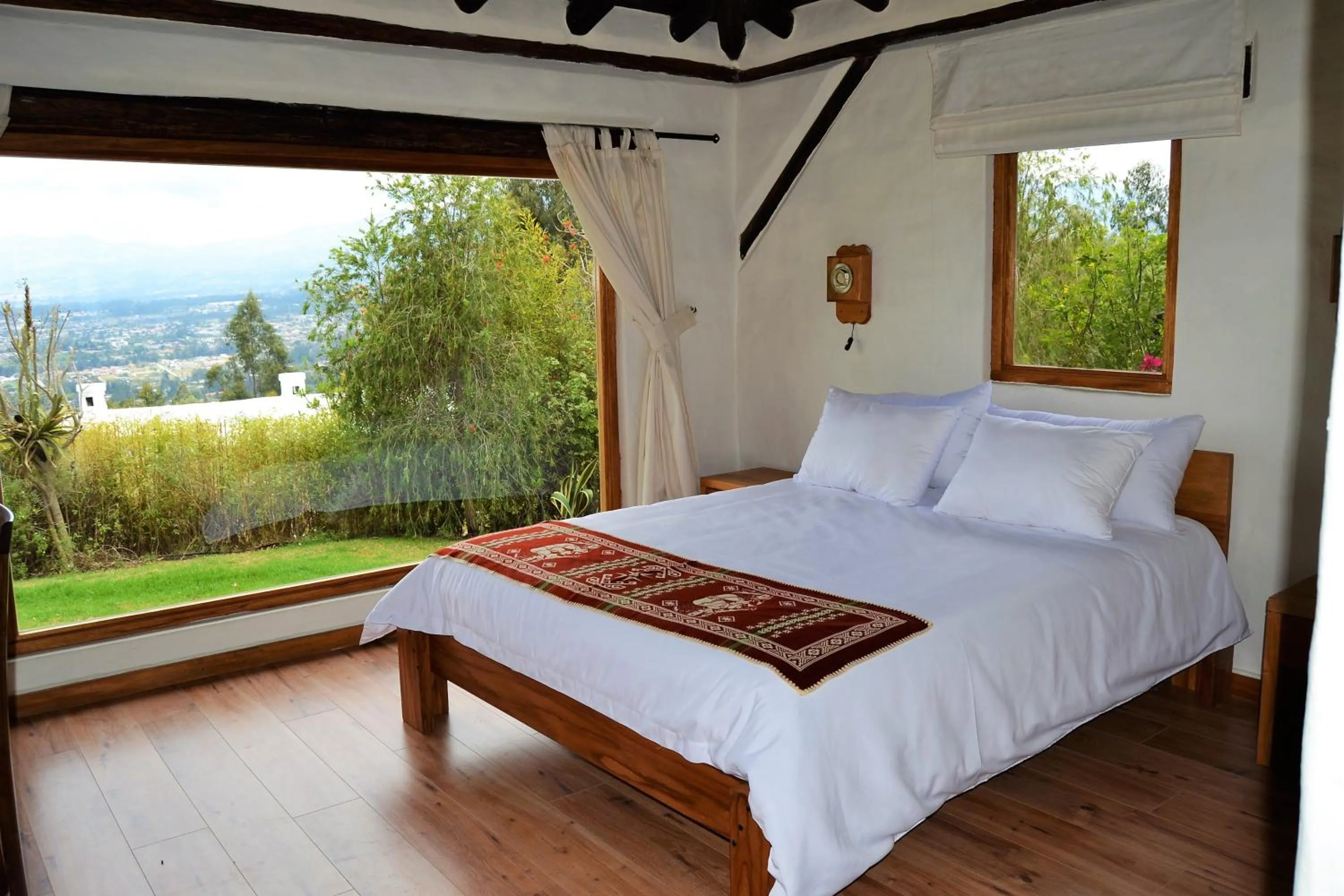 Bed in Ilatoa Lodge