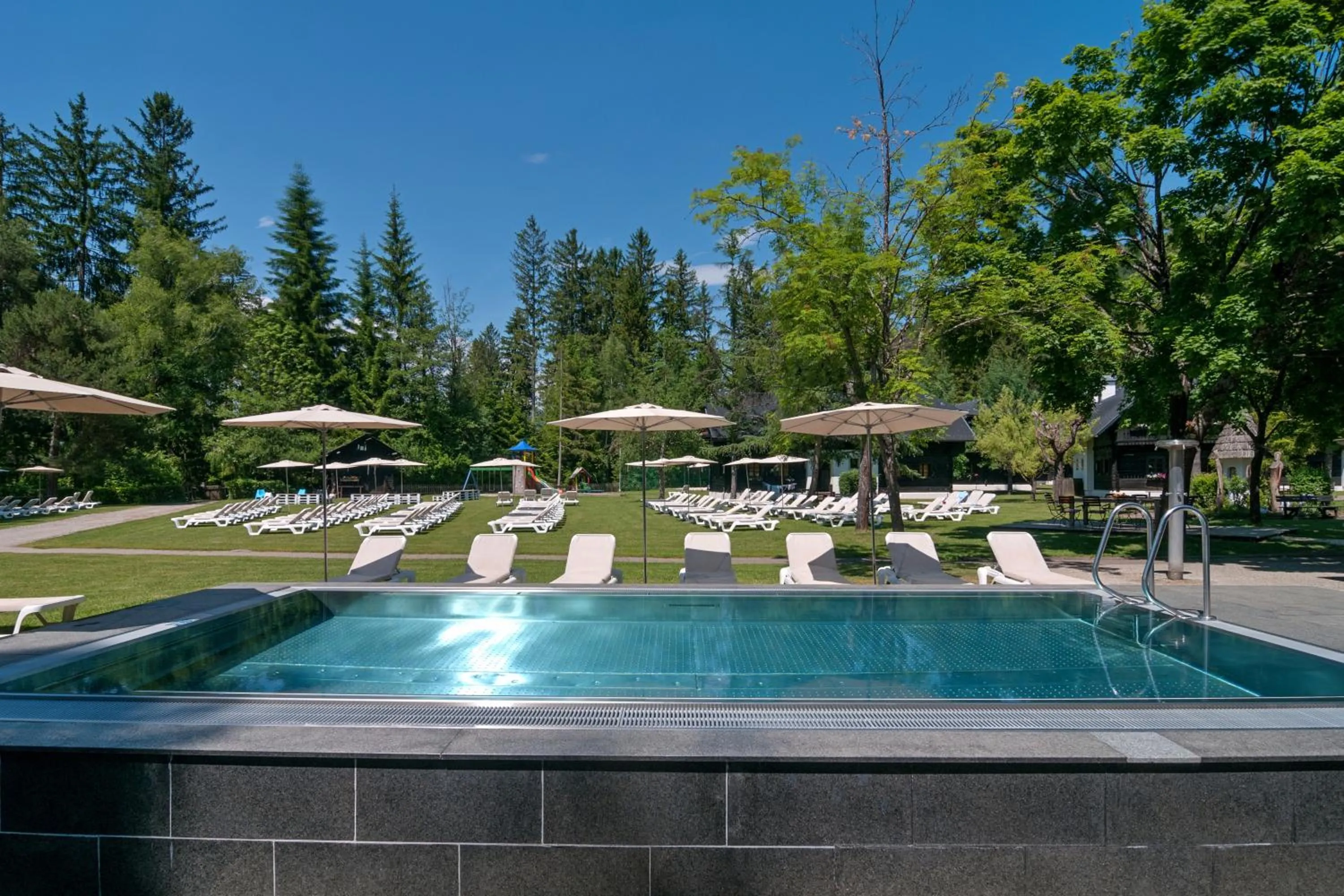 Swimming pool in Naturel Hoteldorf Seeleitn