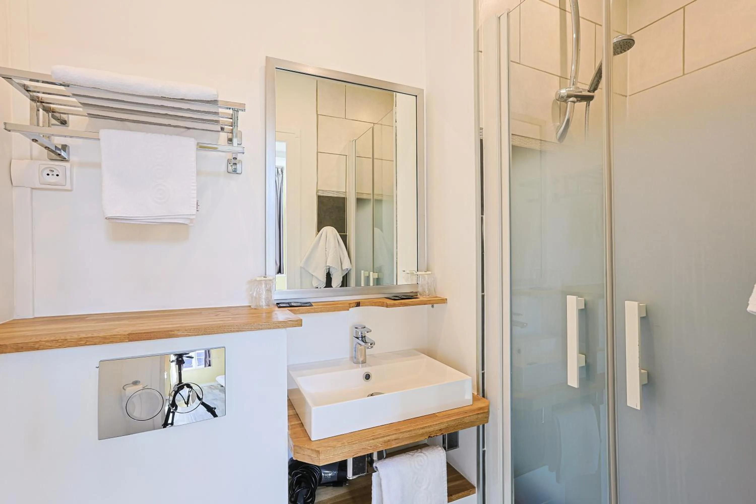 Shower in Hôtel François d'O