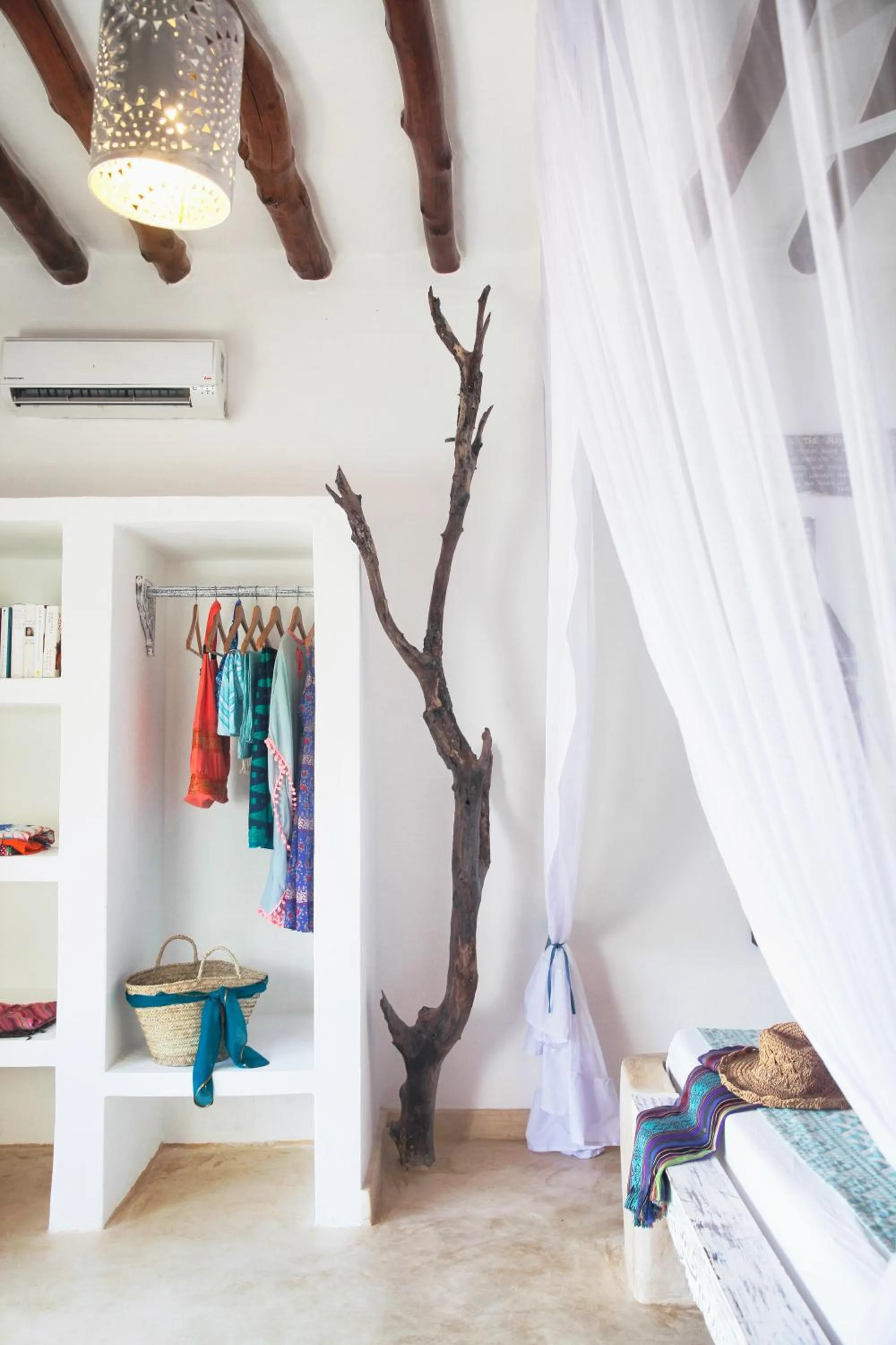 Area and facilities in Temple Point Resort