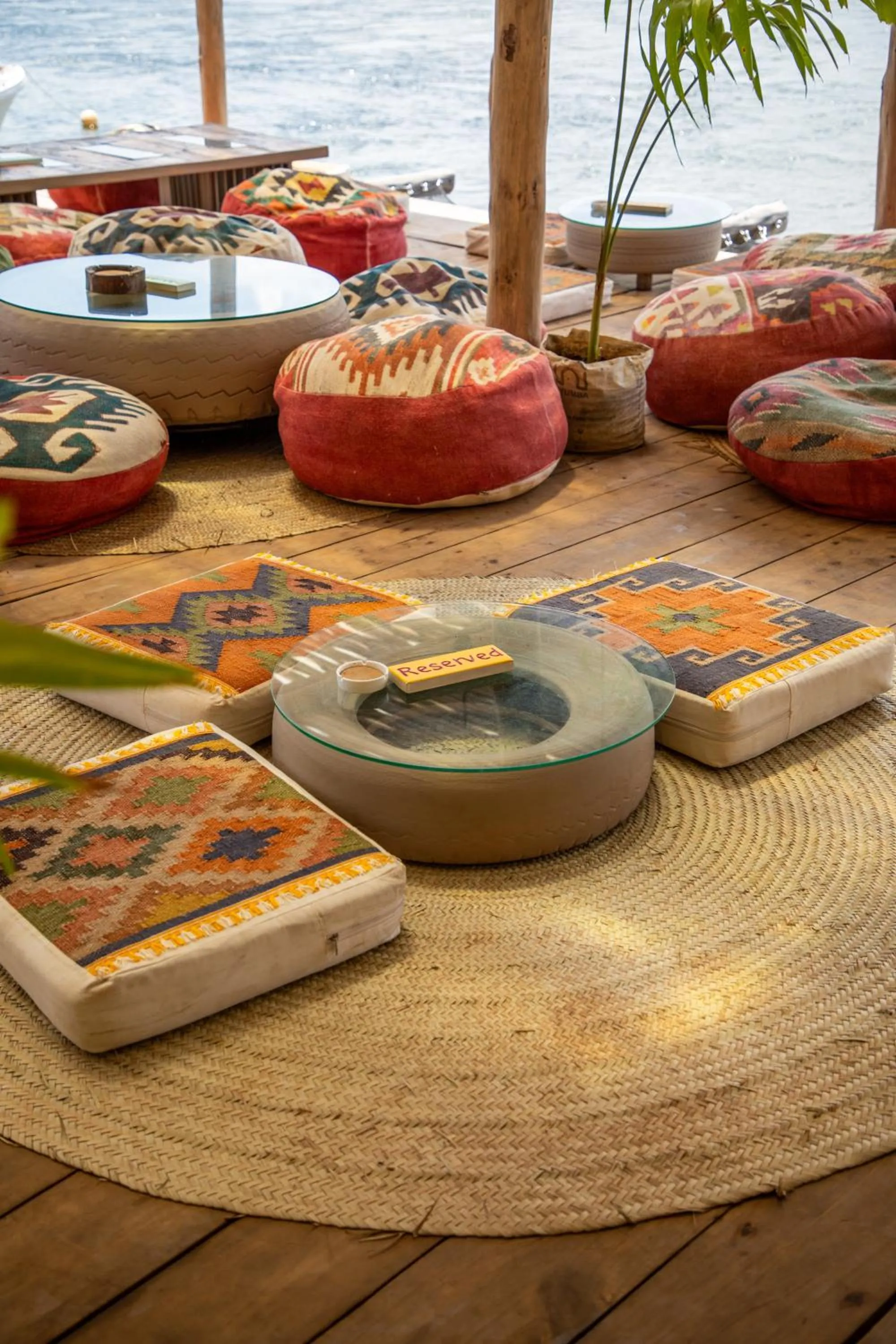 Restaurant/places to eat in Temple Point Resort