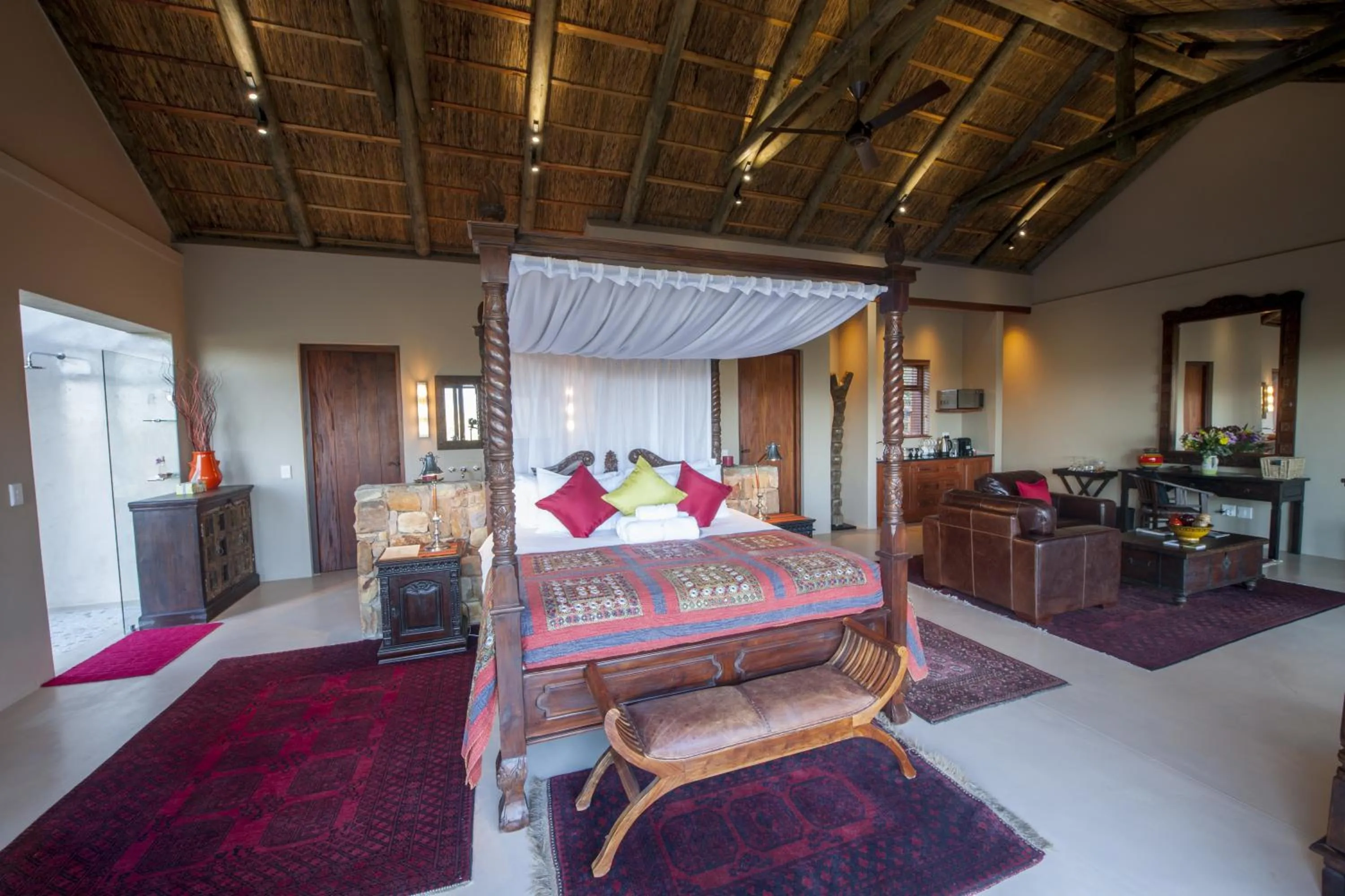 Photo of the whole room, Bed in Tamodi Lodge