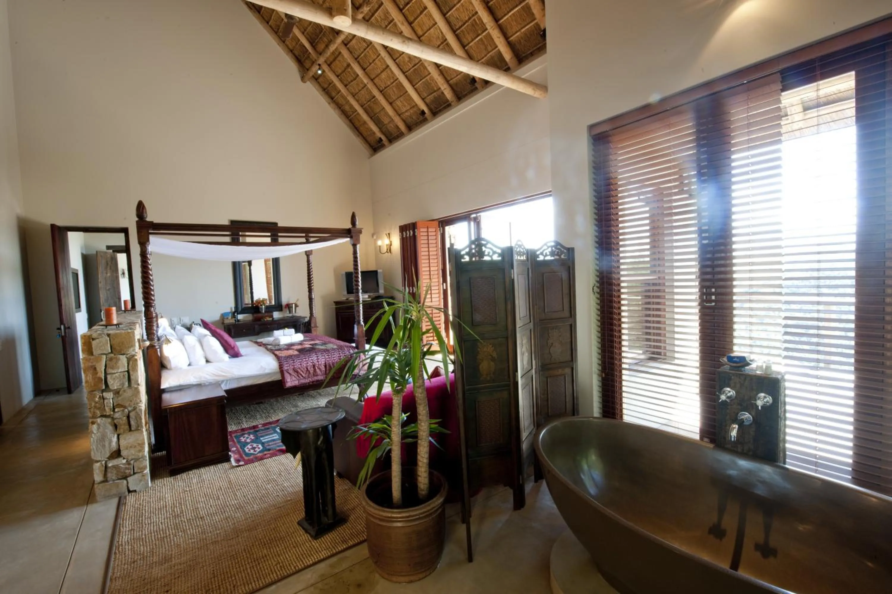 Photo of the whole room, Bed in Tamodi Lodge