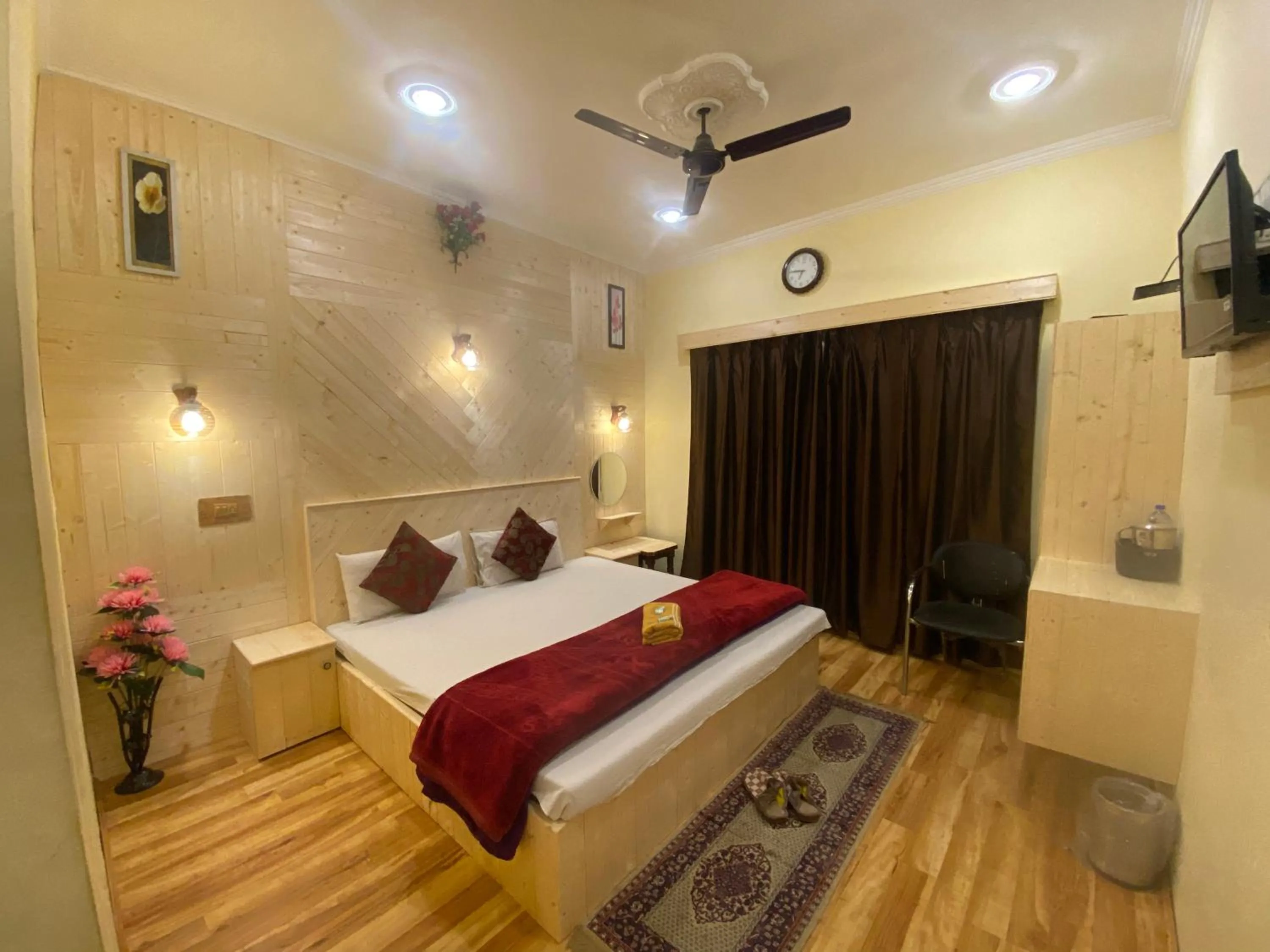 Bed in Hotel Young Mamta