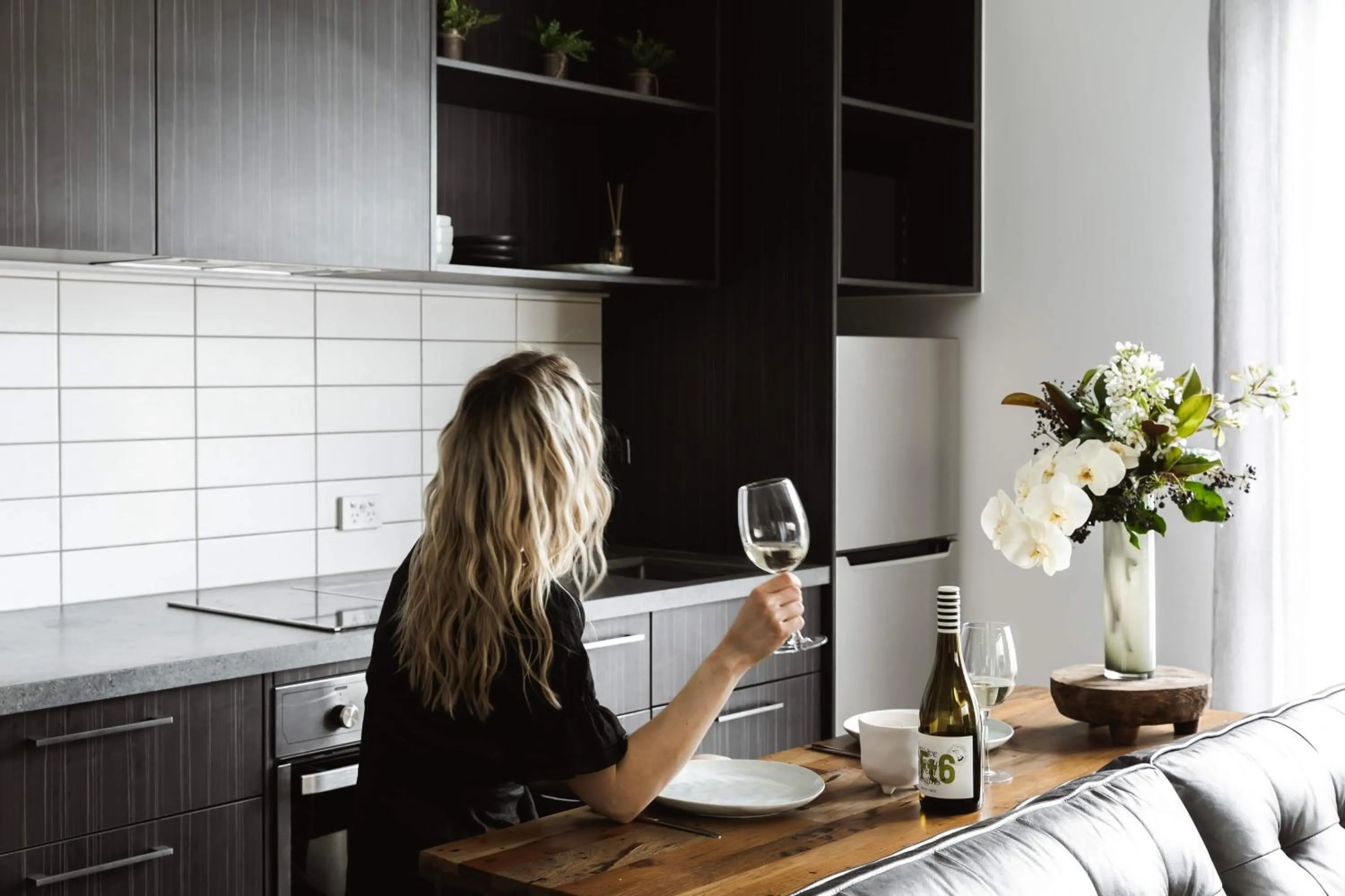 Timber Door Luxury Accommodation Geelong