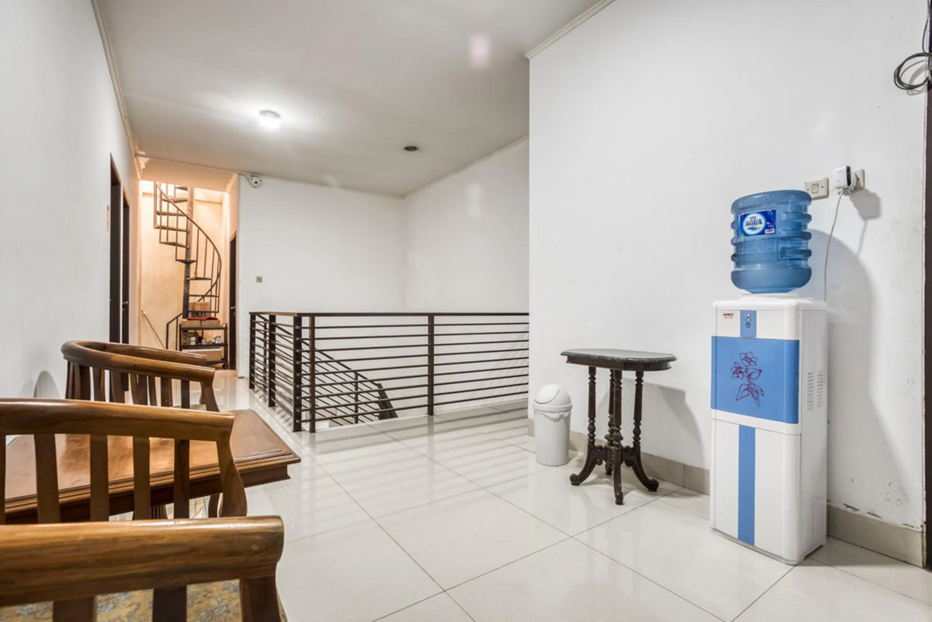 Seating area in RedDoorz near Tomang 2