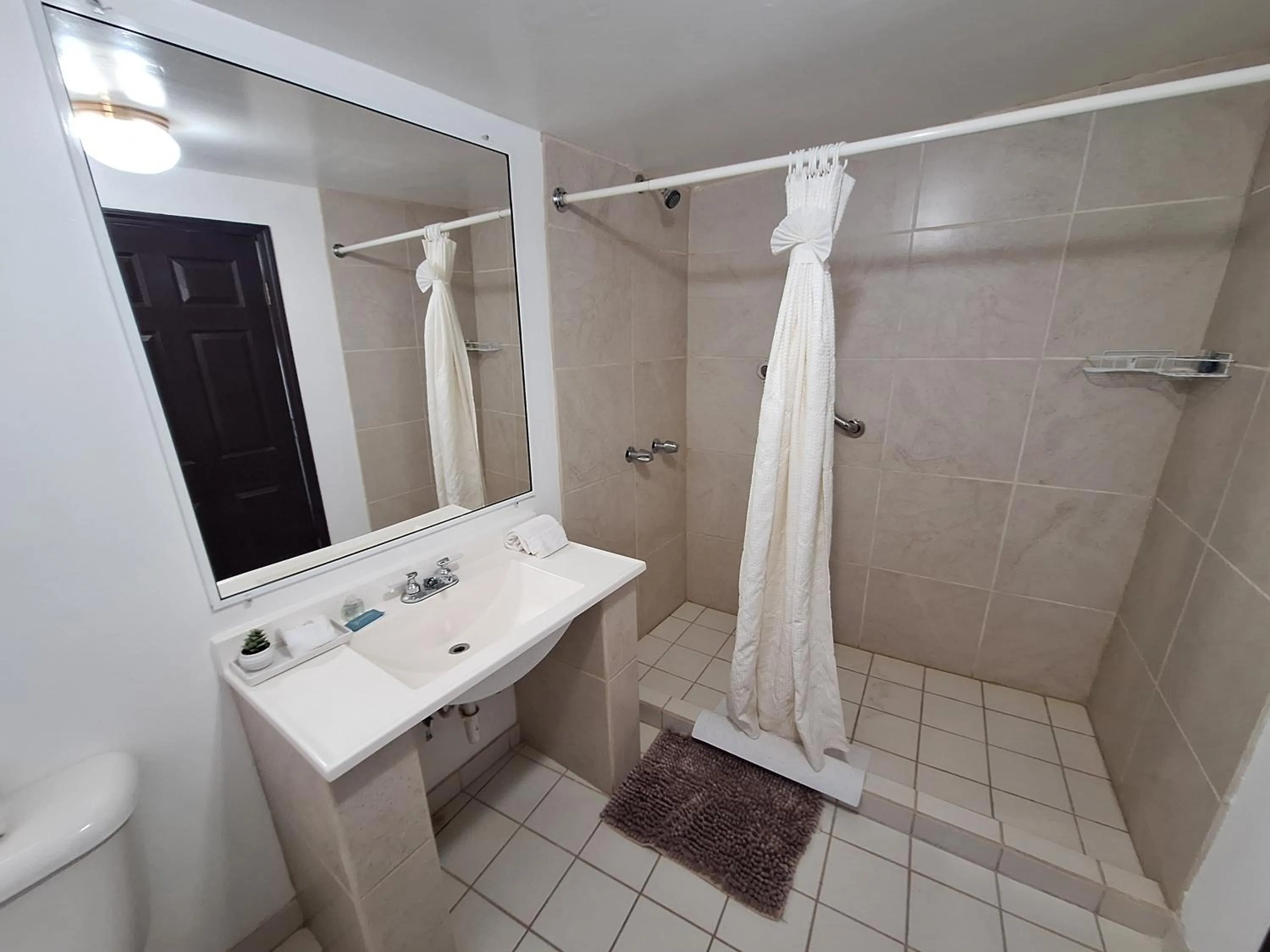 #7 Beach Front Private Room