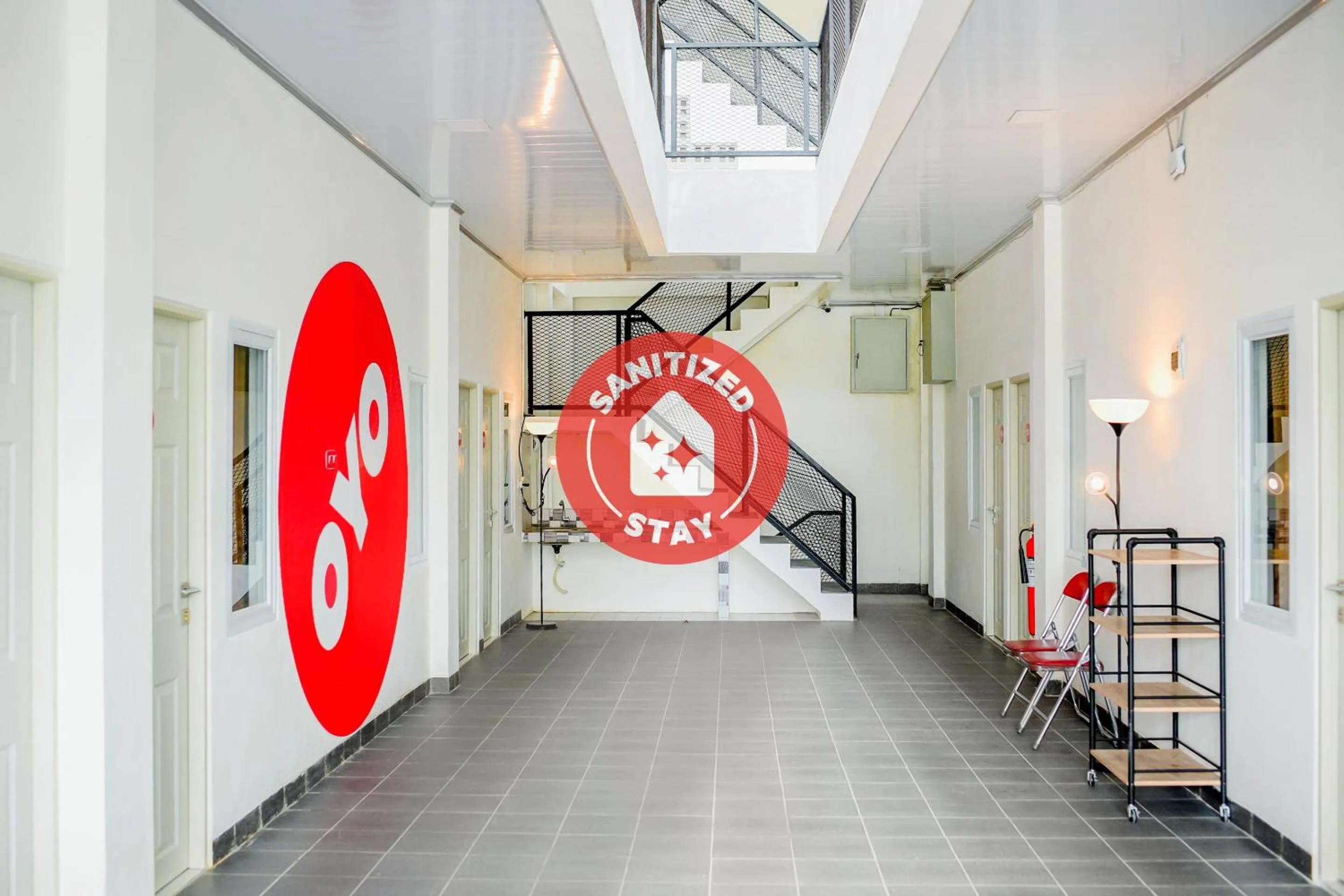 Lobby or reception in OYO 183 The Pipe House