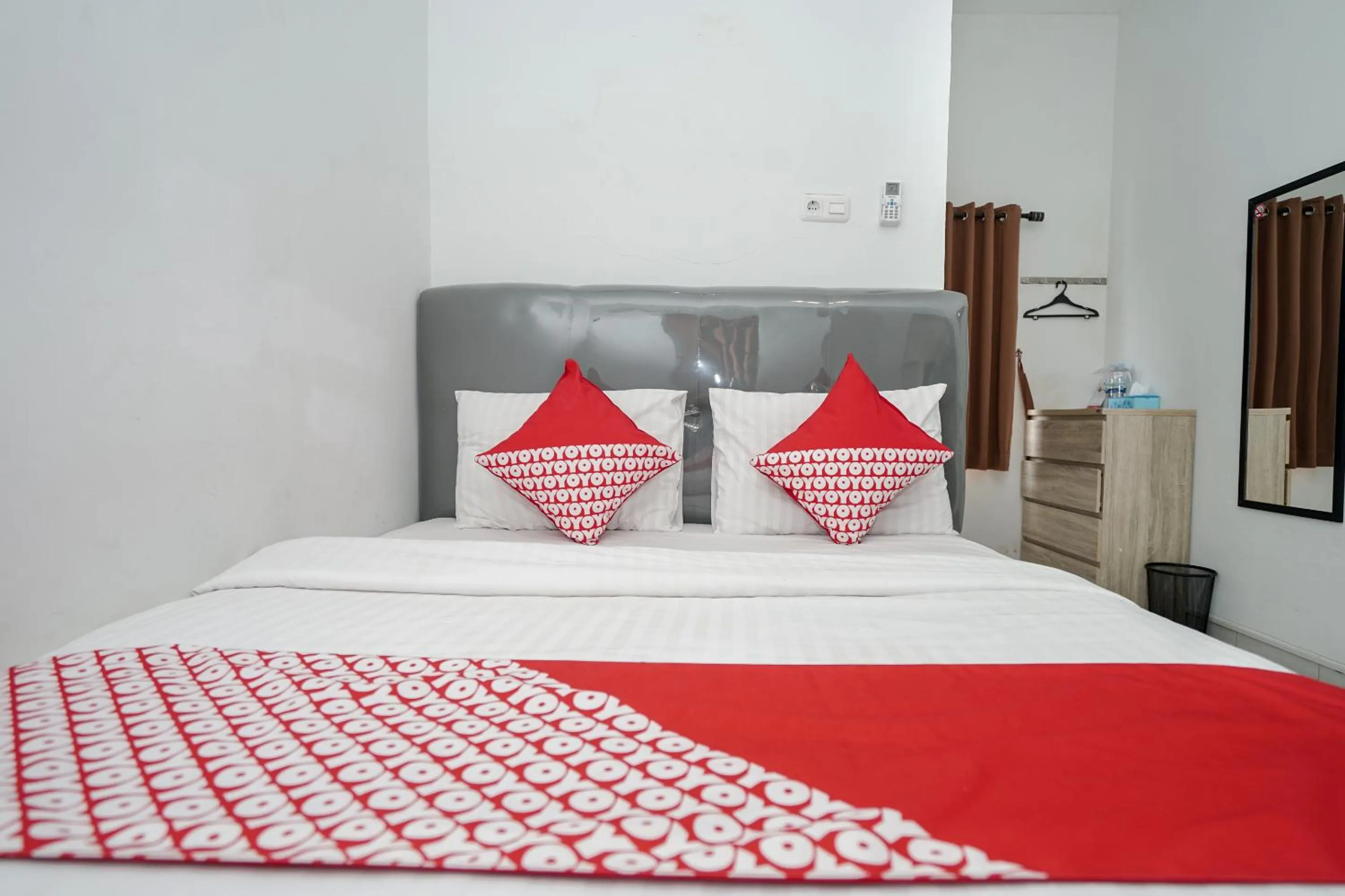 Bedroom in OYO 183 The Pipe House