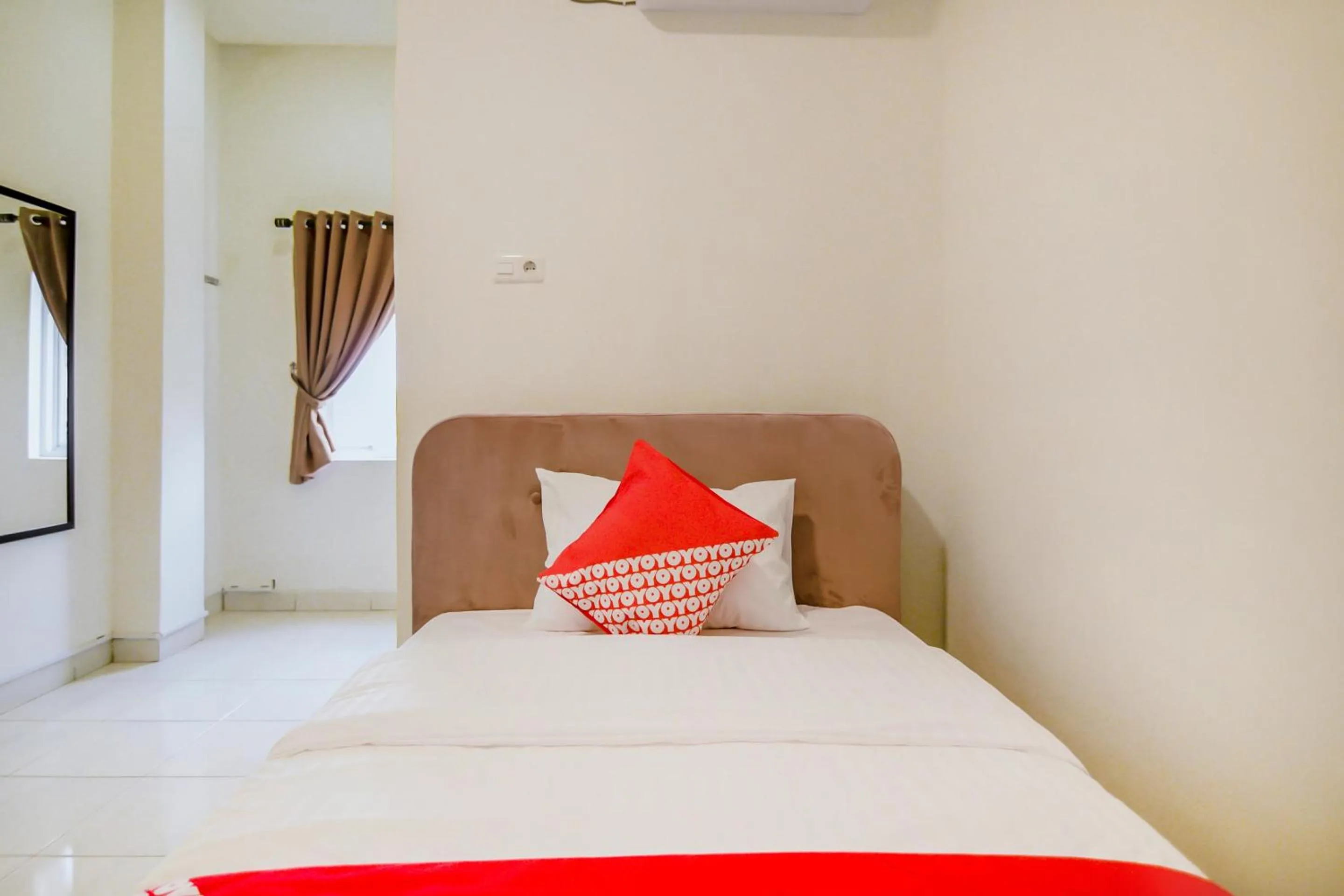 Bedroom in OYO 183 The Pipe House