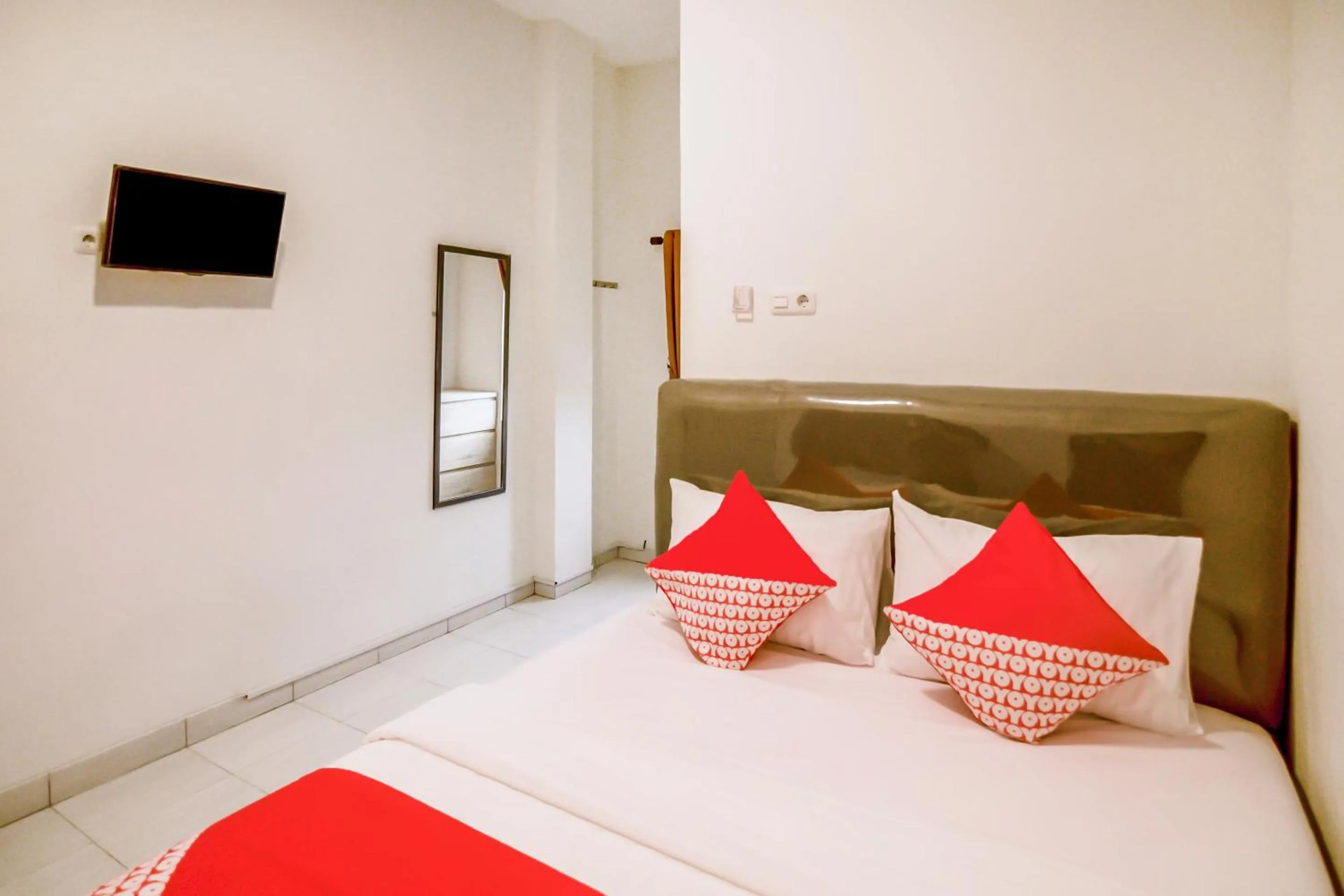 Bedroom in OYO 183 The Pipe House