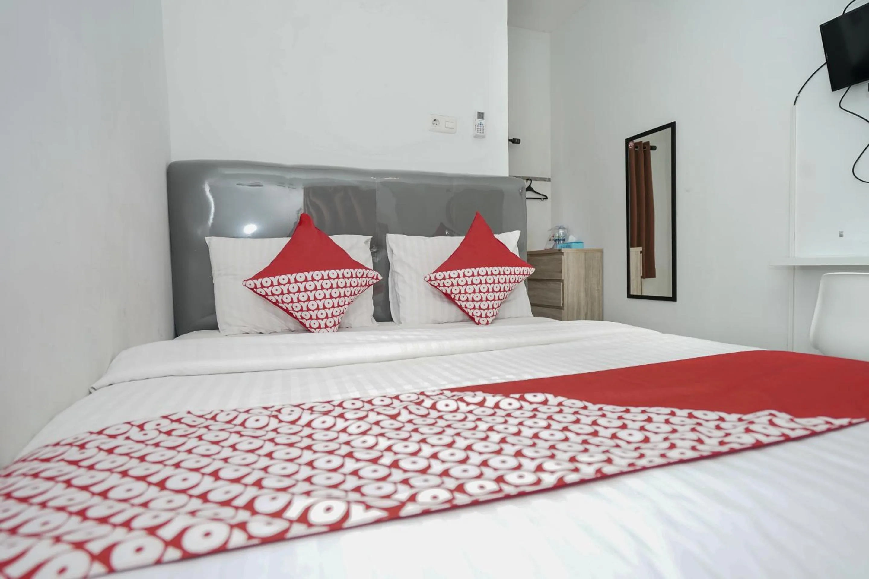 Bedroom in OYO 183 The Pipe House