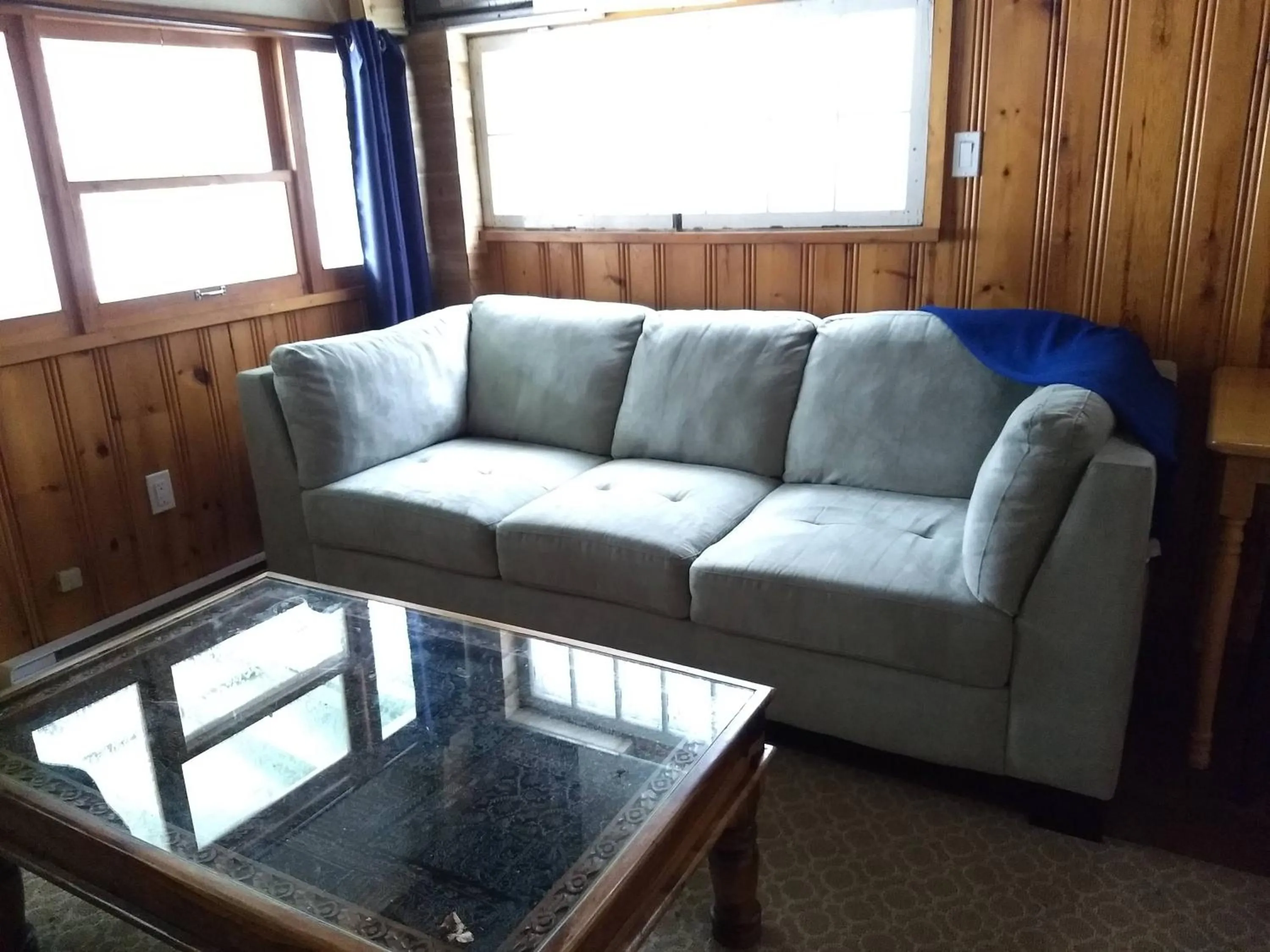 Dwight Riverside Inn