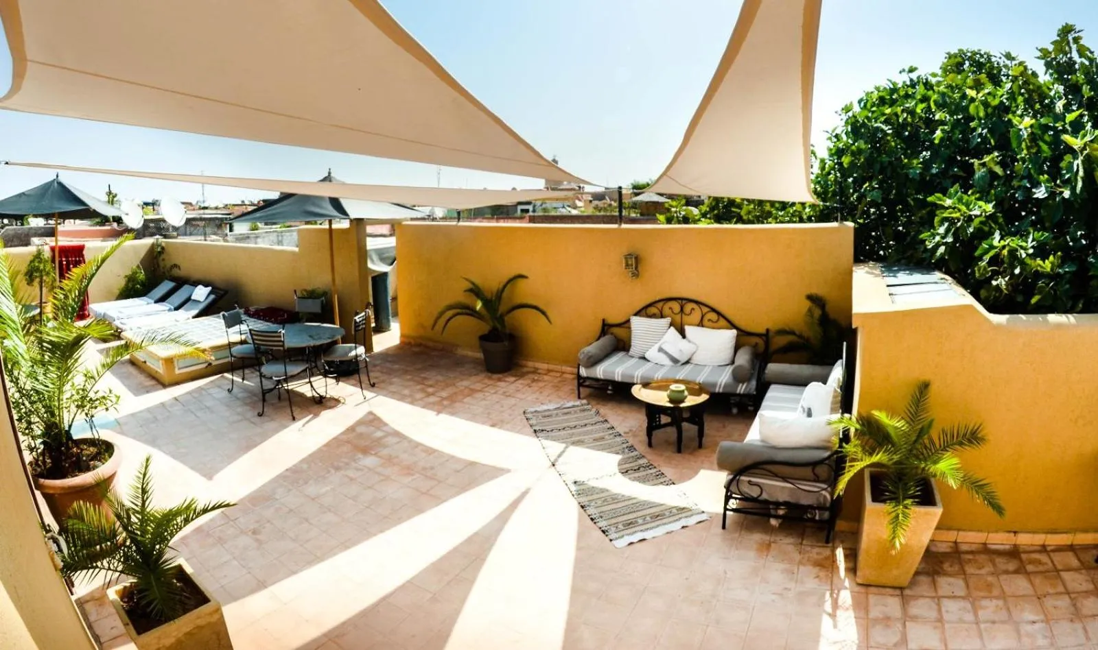 BBQ facilities in Riad les Ammonites and Spa