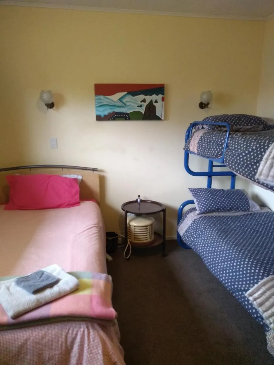 Photo of the whole room, Bed in Ironsands B&B