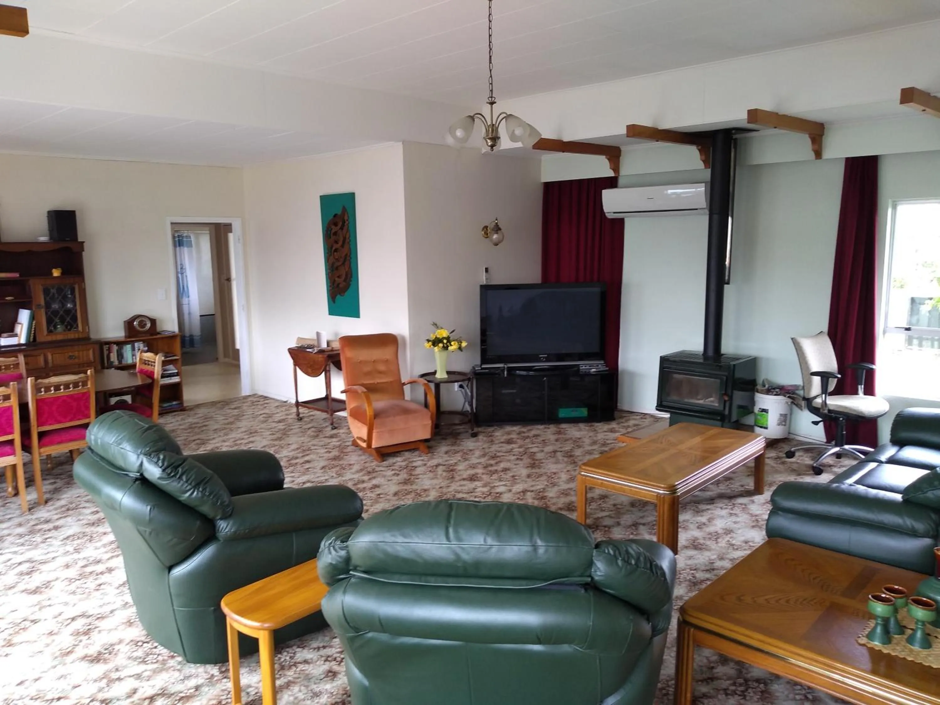 Communal lounge/ TV room in Ironsands B&B
