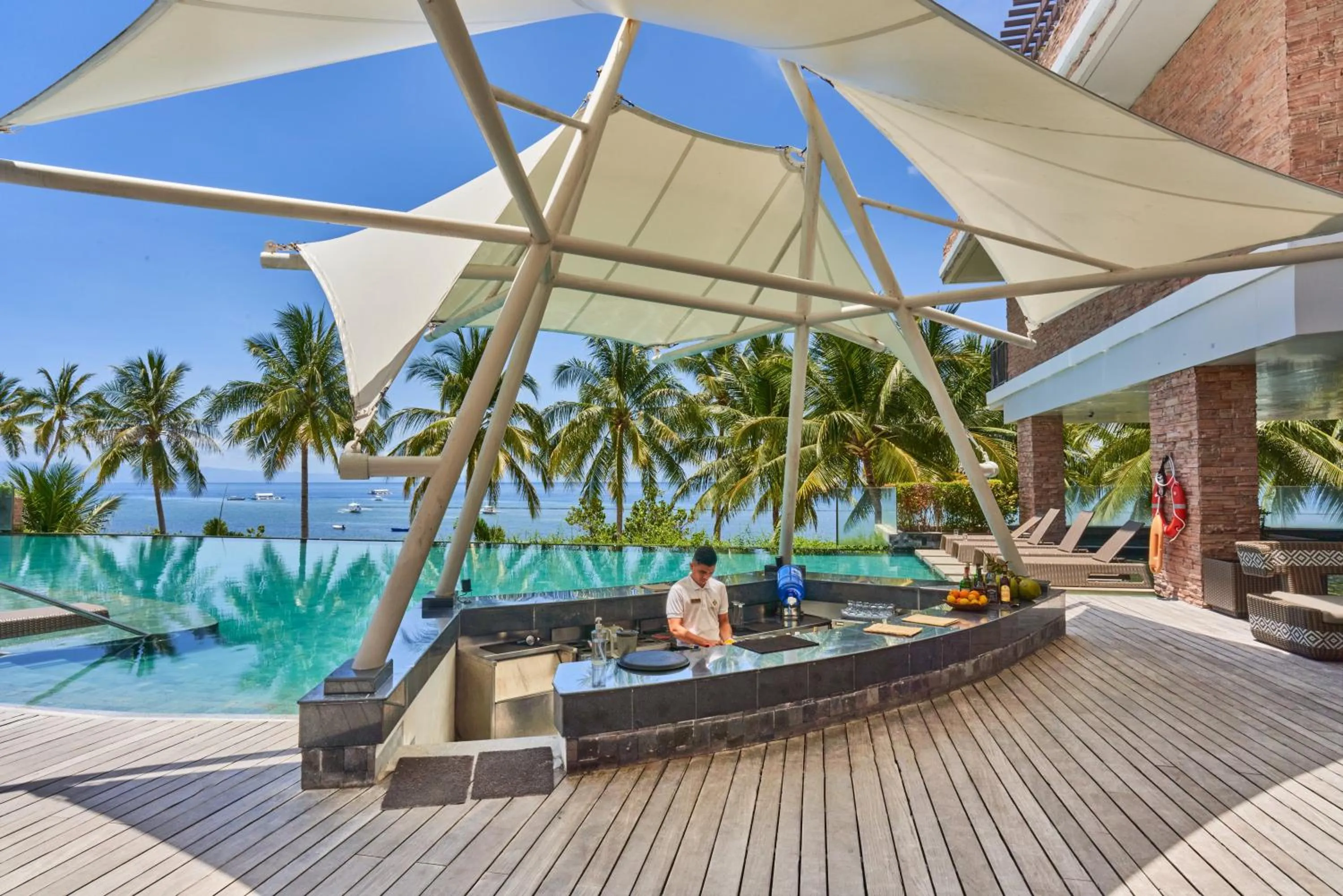 Swimming pool in Modala Beach Resort