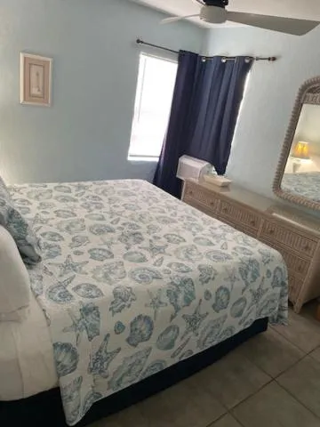 Bed in Oceanfront Sea Scape Motel