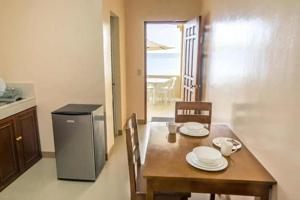 Kellocks' Seaview Apartelle