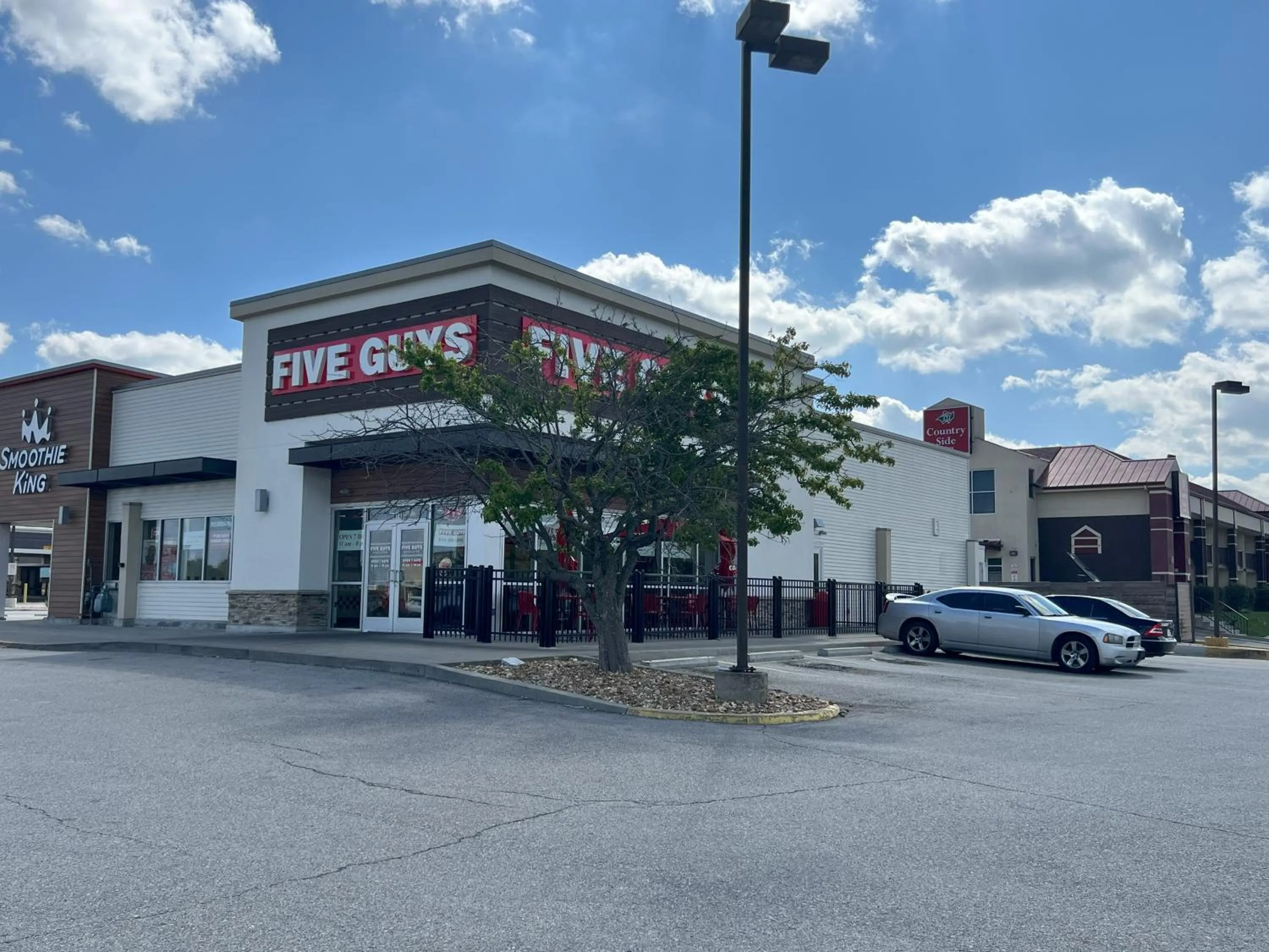 Neighbourhood in Countryside Suites Kansas City Independence I-70 East Sports Complex Hotel