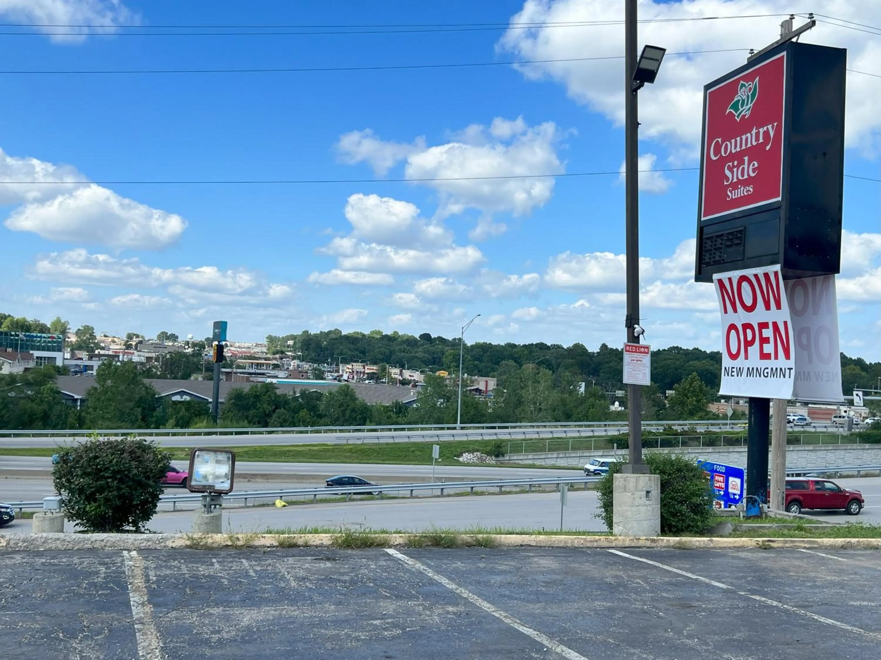Day in Countryside Suites Kansas City Independence I-70 East Sports Complex Hotel