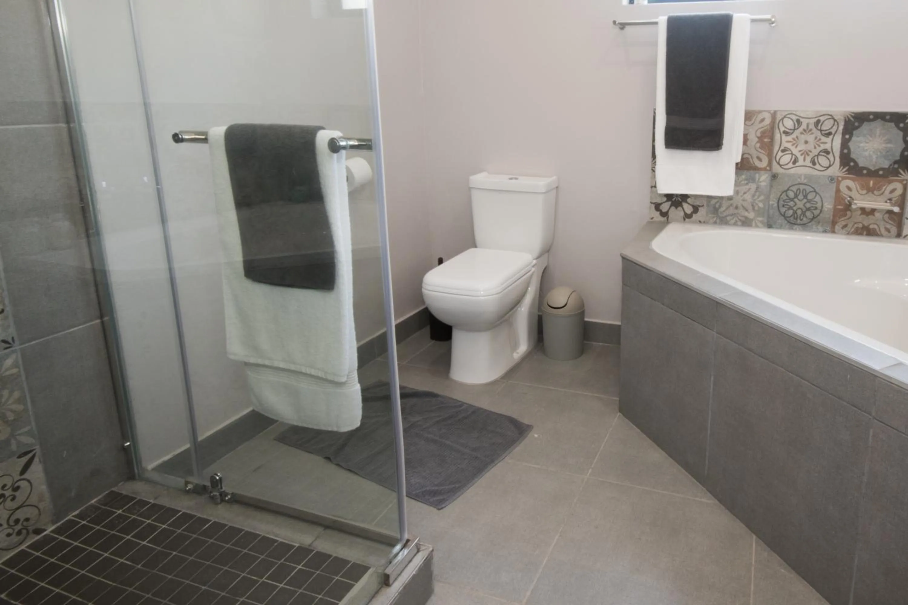 Bathroom in Hillside Guesthouse Umhlanga