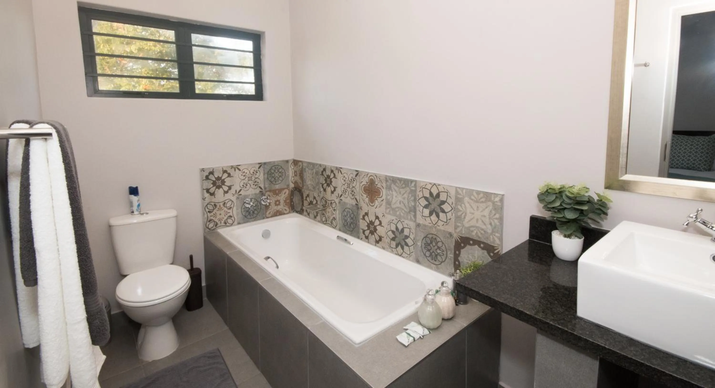 Bathroom in Hillside Guesthouse Umhlanga