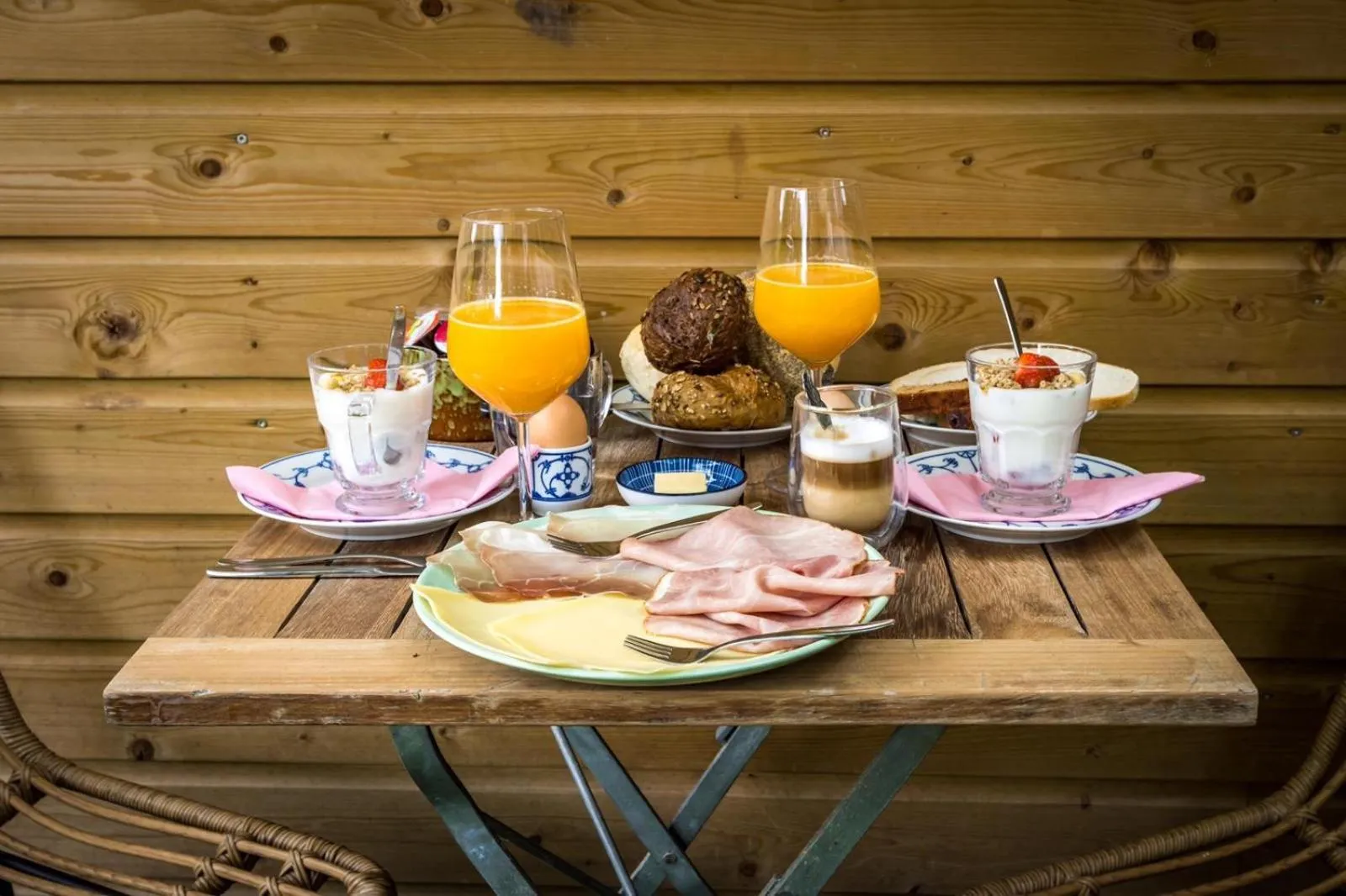 Breakfast in Bed and Breakfast: 'Bij ons Achter'