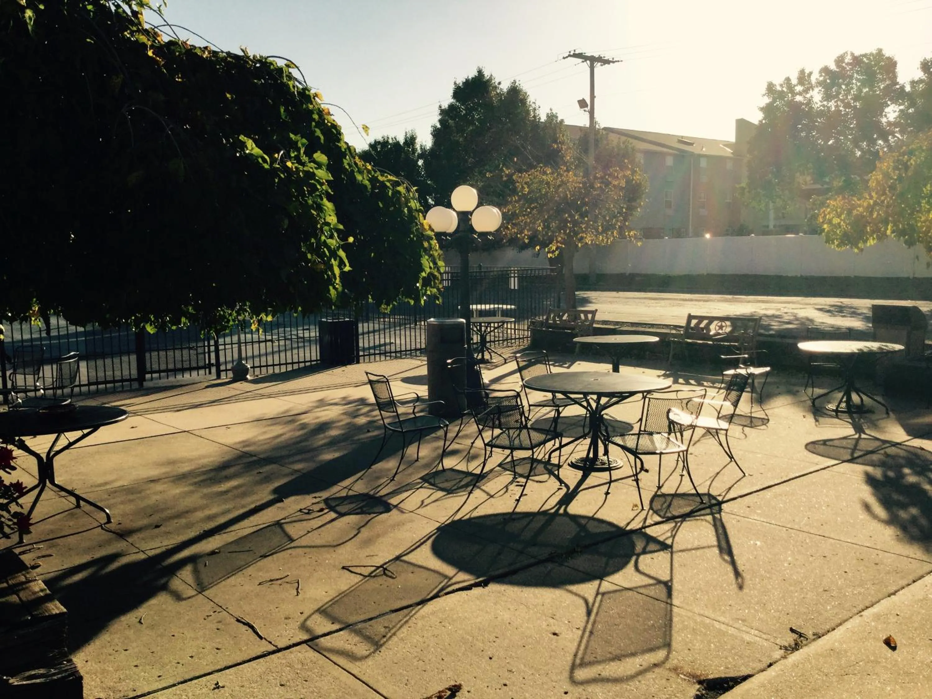 Patio in American Inn North Kansas City
