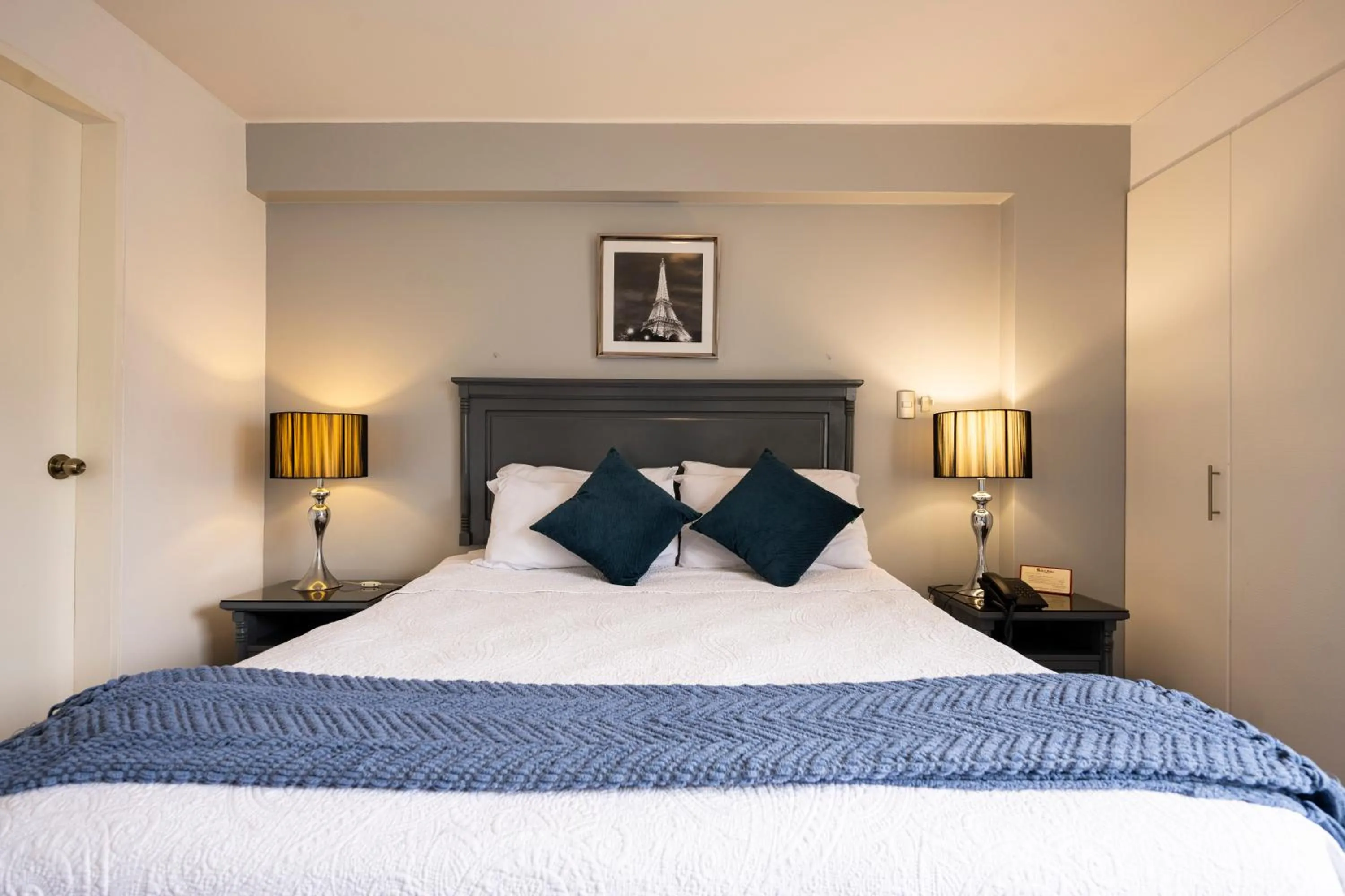 Bed in Apart Hotel San Martin