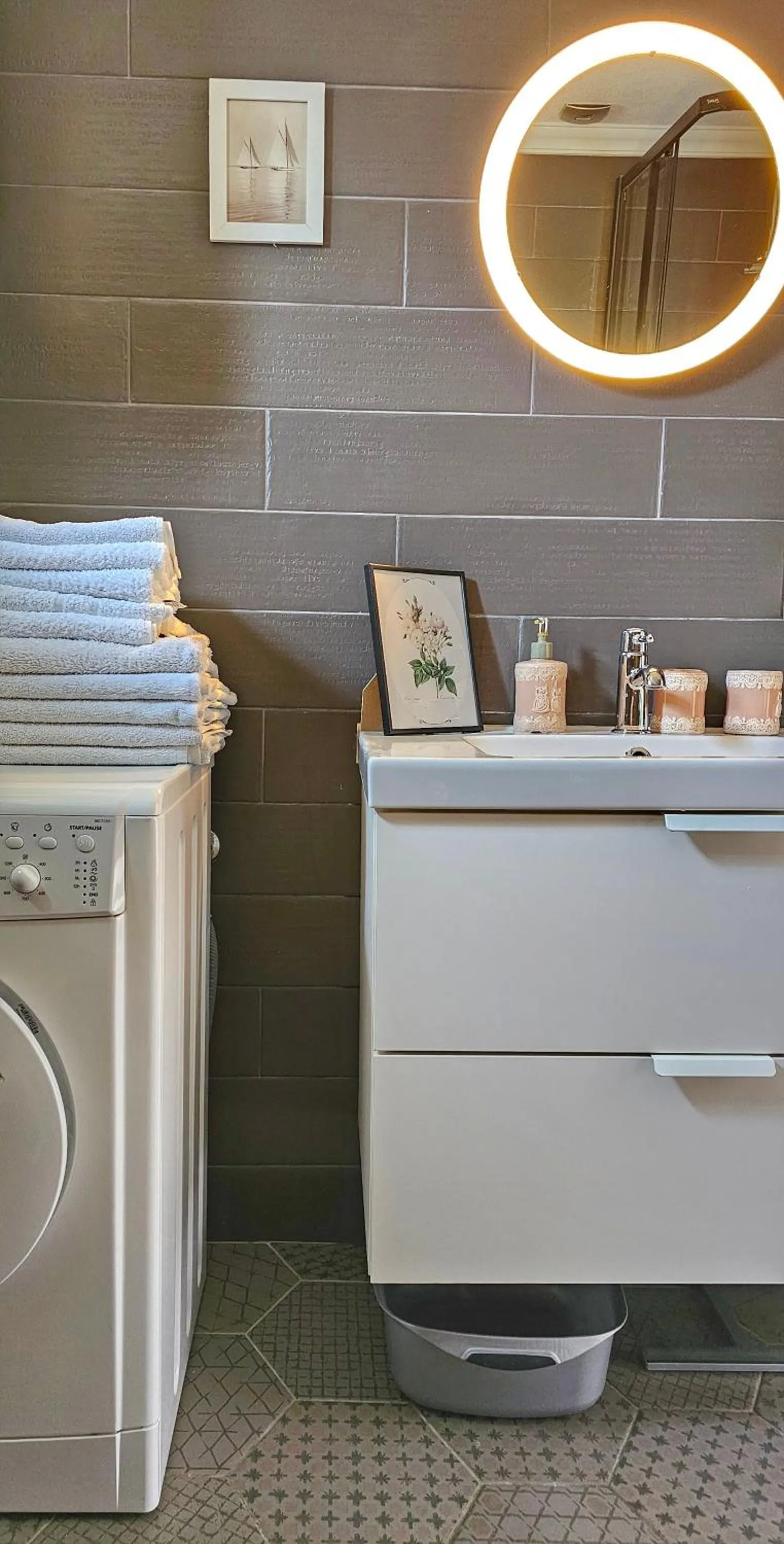 washing machine in Apartment Mint&Rose