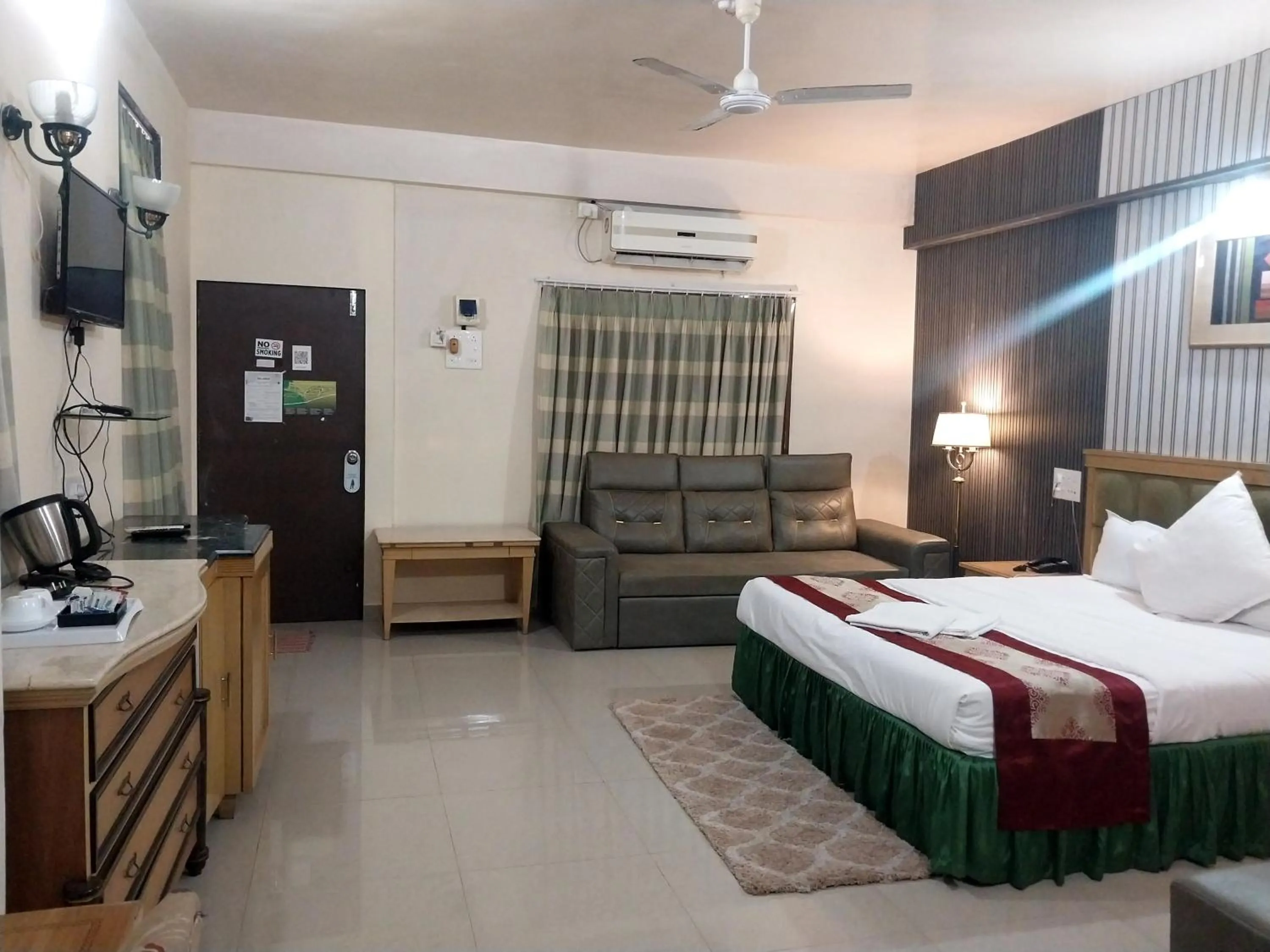 View (from property/room), Bed in Mango Valley Resort Ganpatipule
