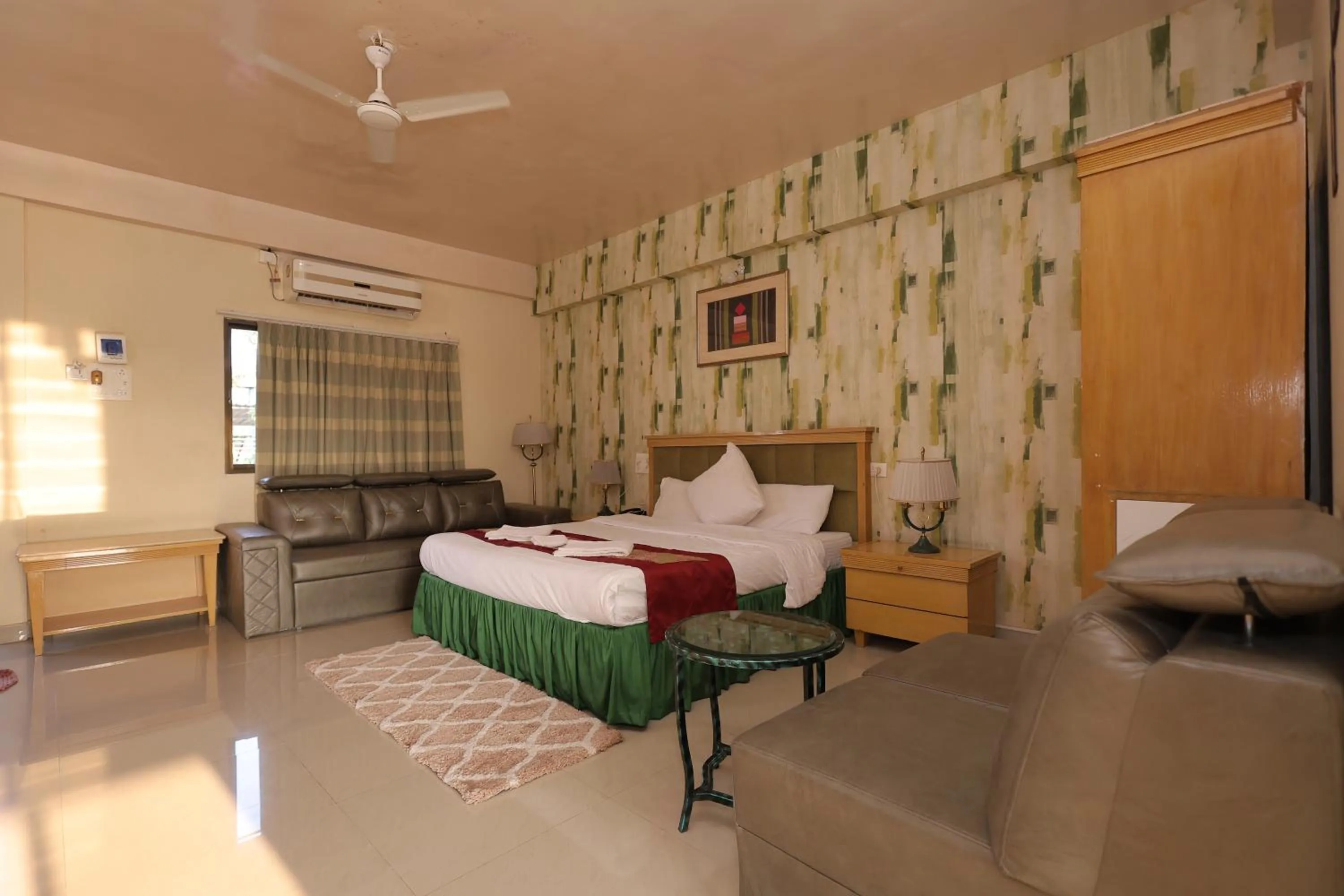 Bedroom, Bed in Mango Valley Resort Ganpatipule