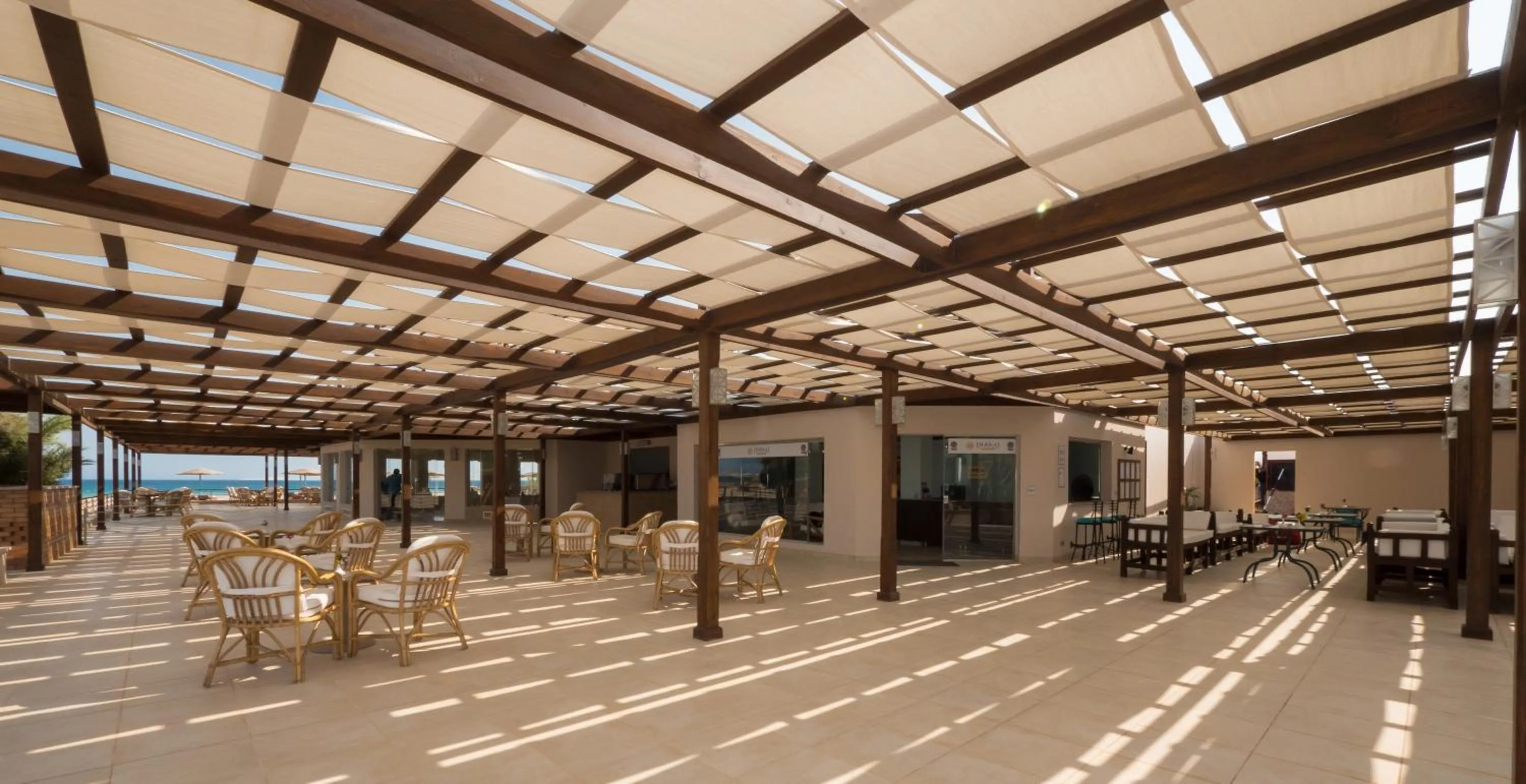 Restaurant/places to eat in Shams Lodge