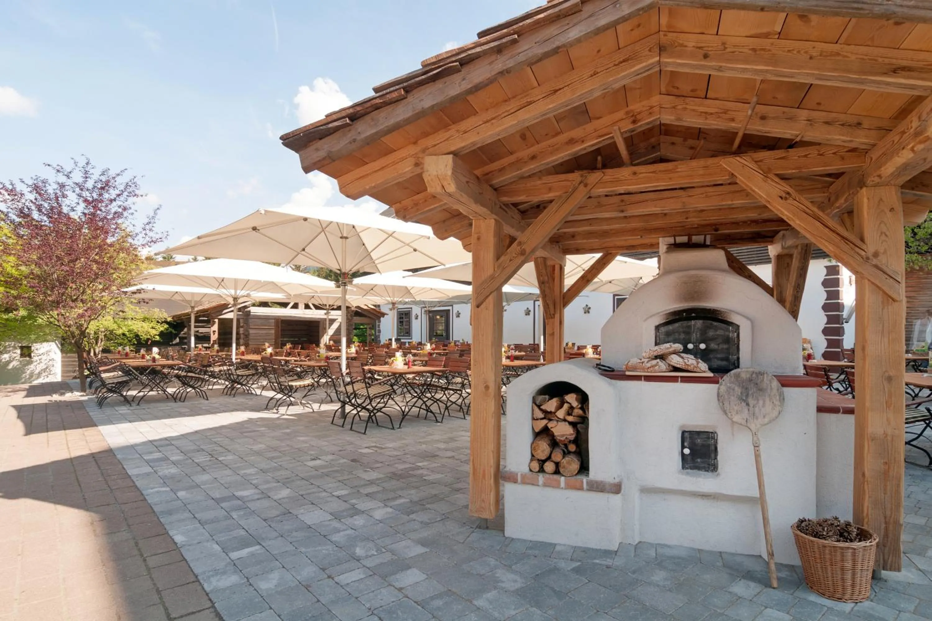 Restaurant/places to eat in Naturel Hoteldorf Schönleitn