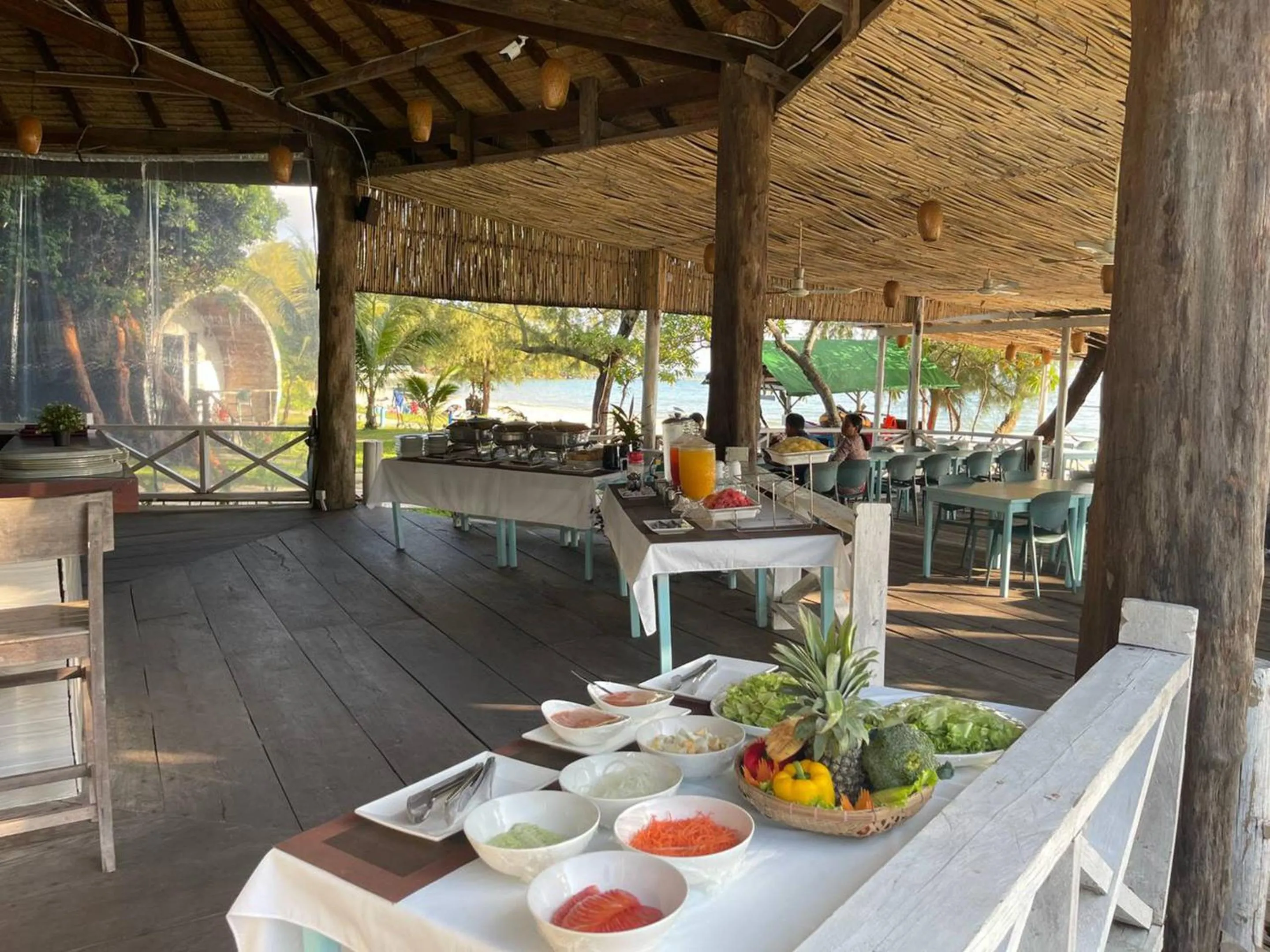 Restaurant/places to eat in Tube Resort by EHM