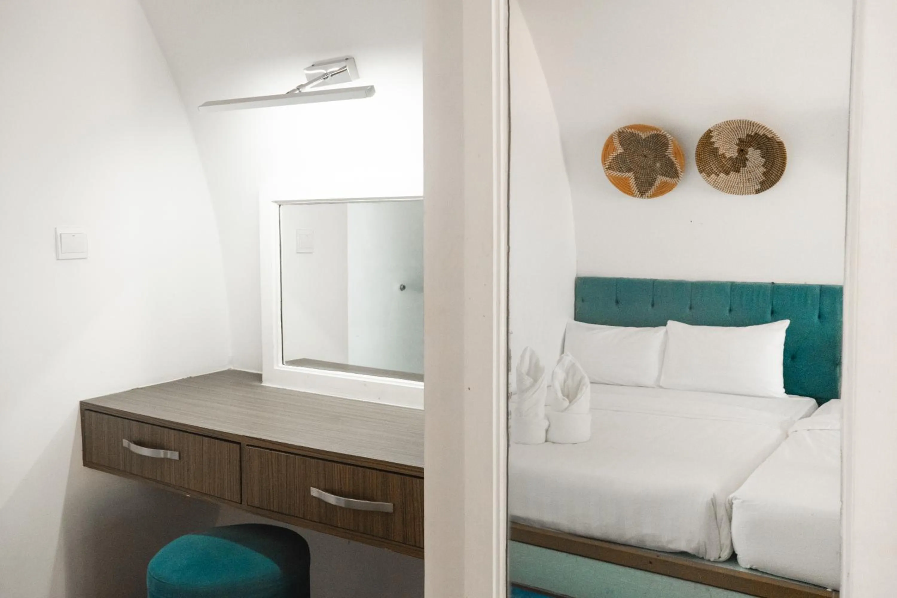 Photo of the whole room, Bed in Tube Resort by EHM