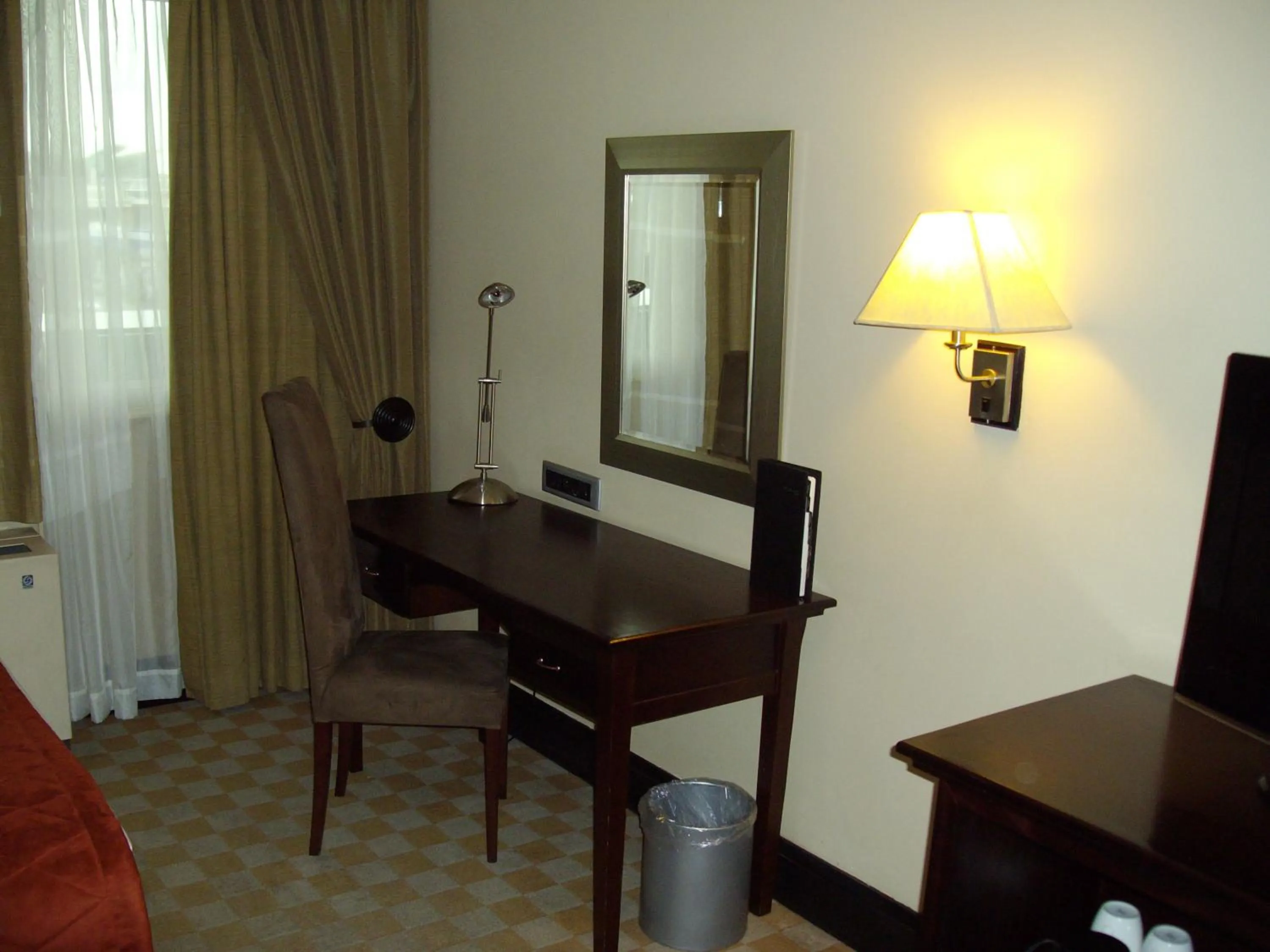 Bedroom in Southern Sun OR Tambo International Airport