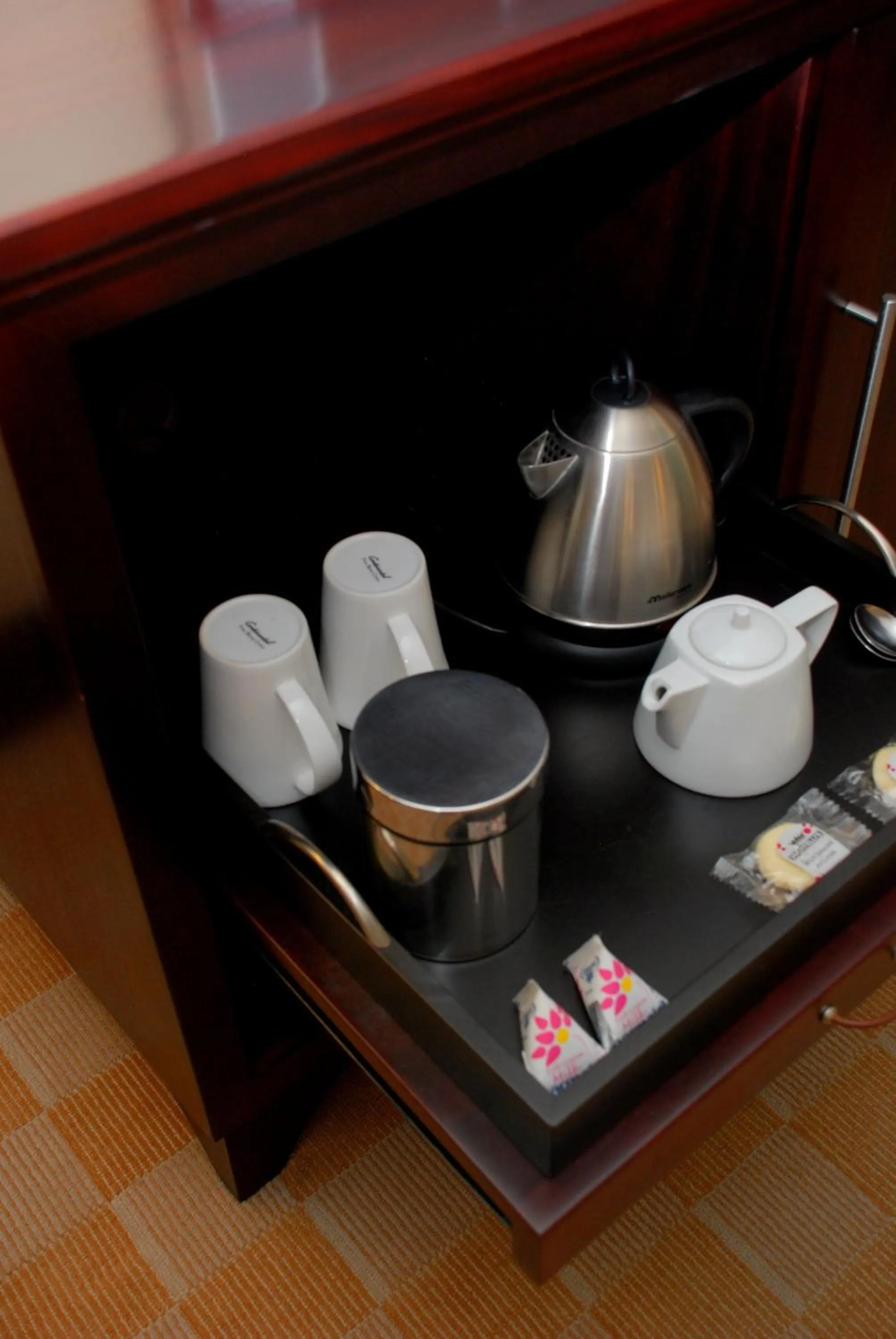 Coffee/tea facilities in Southern Sun OR Tambo International Airport