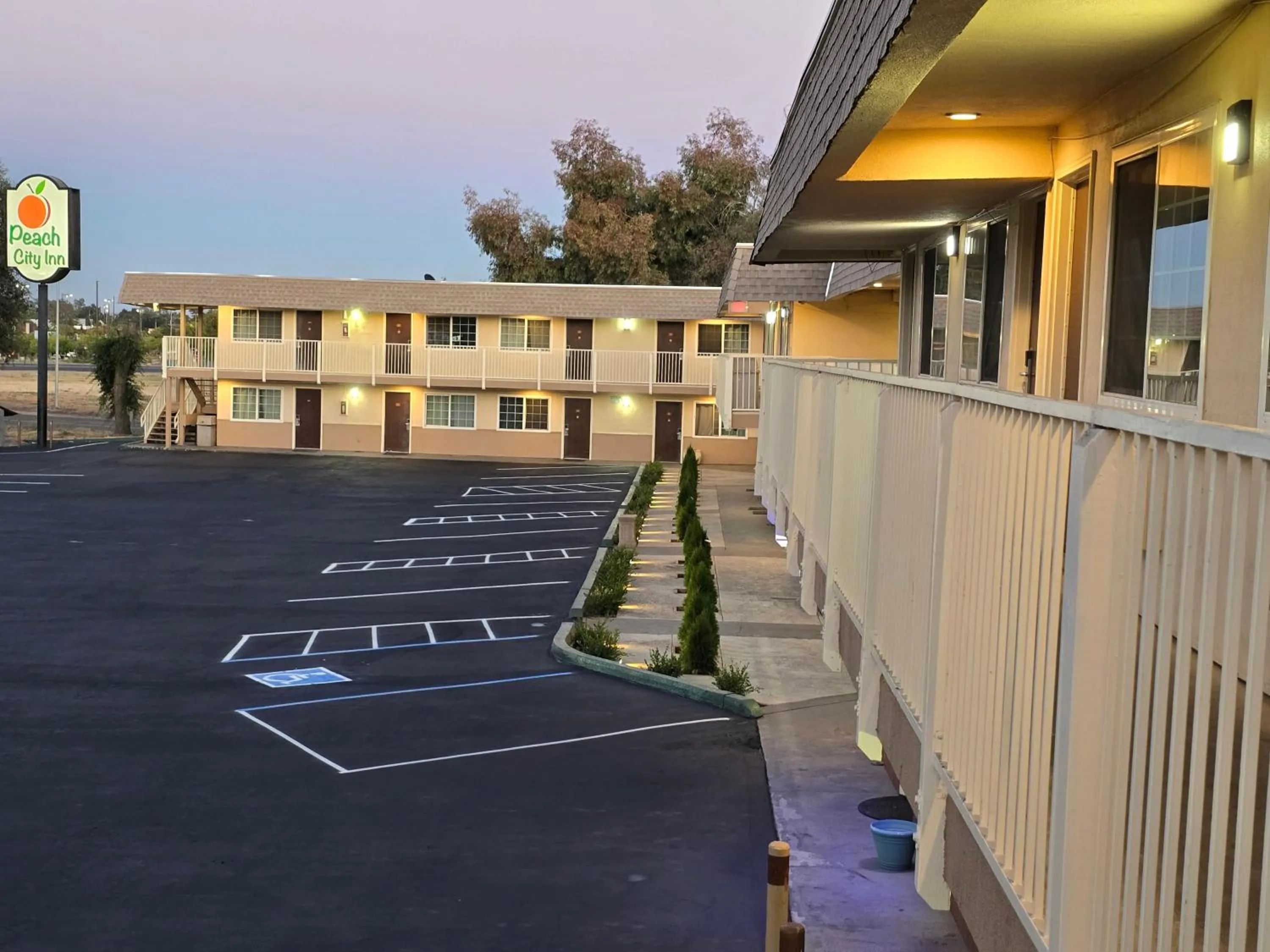 Property building in Peach City Inn - Marysville/Yuba City