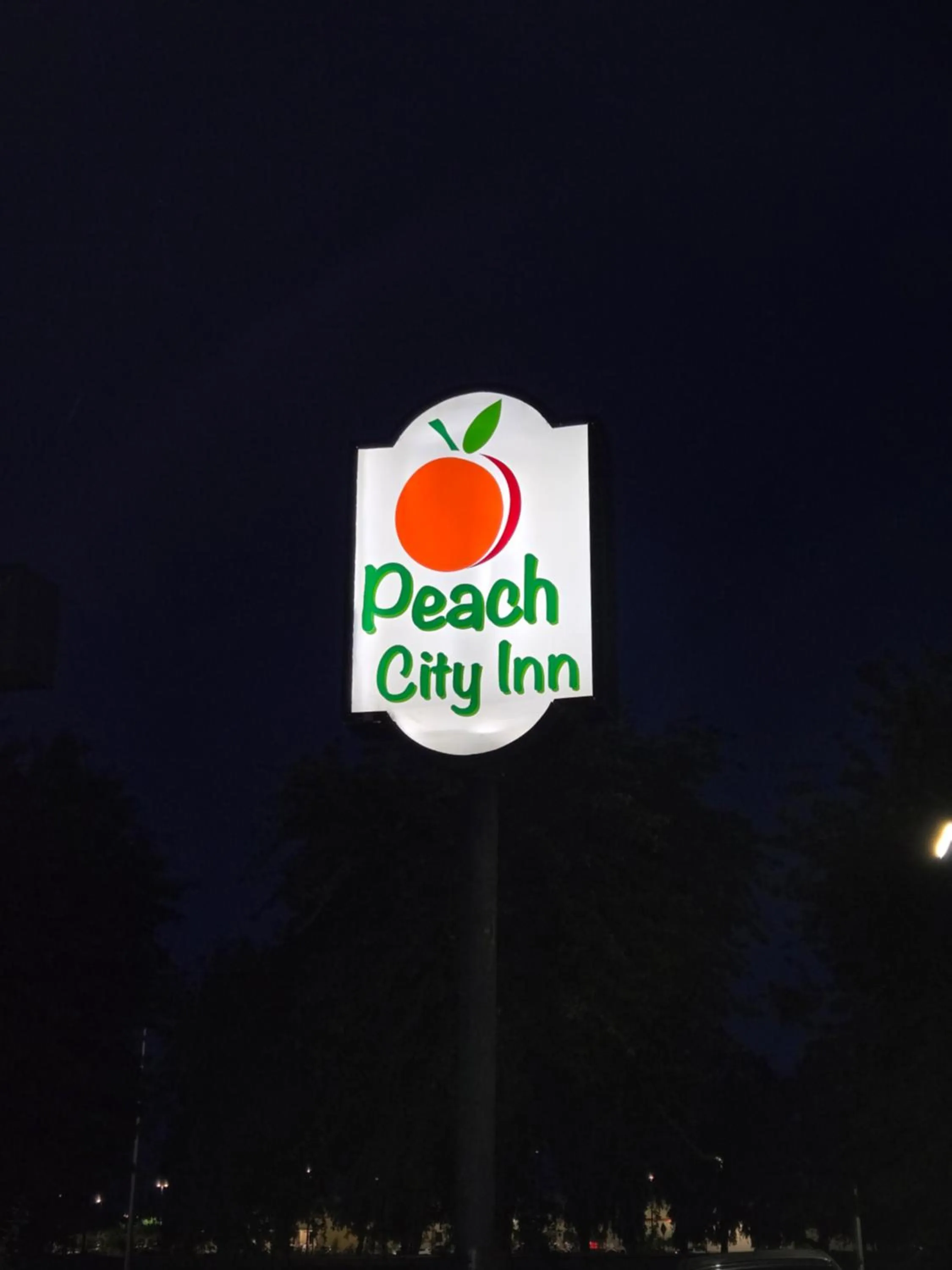 Logo/Certificate/Sign in Peach City Inn - Marysville/Yuba City