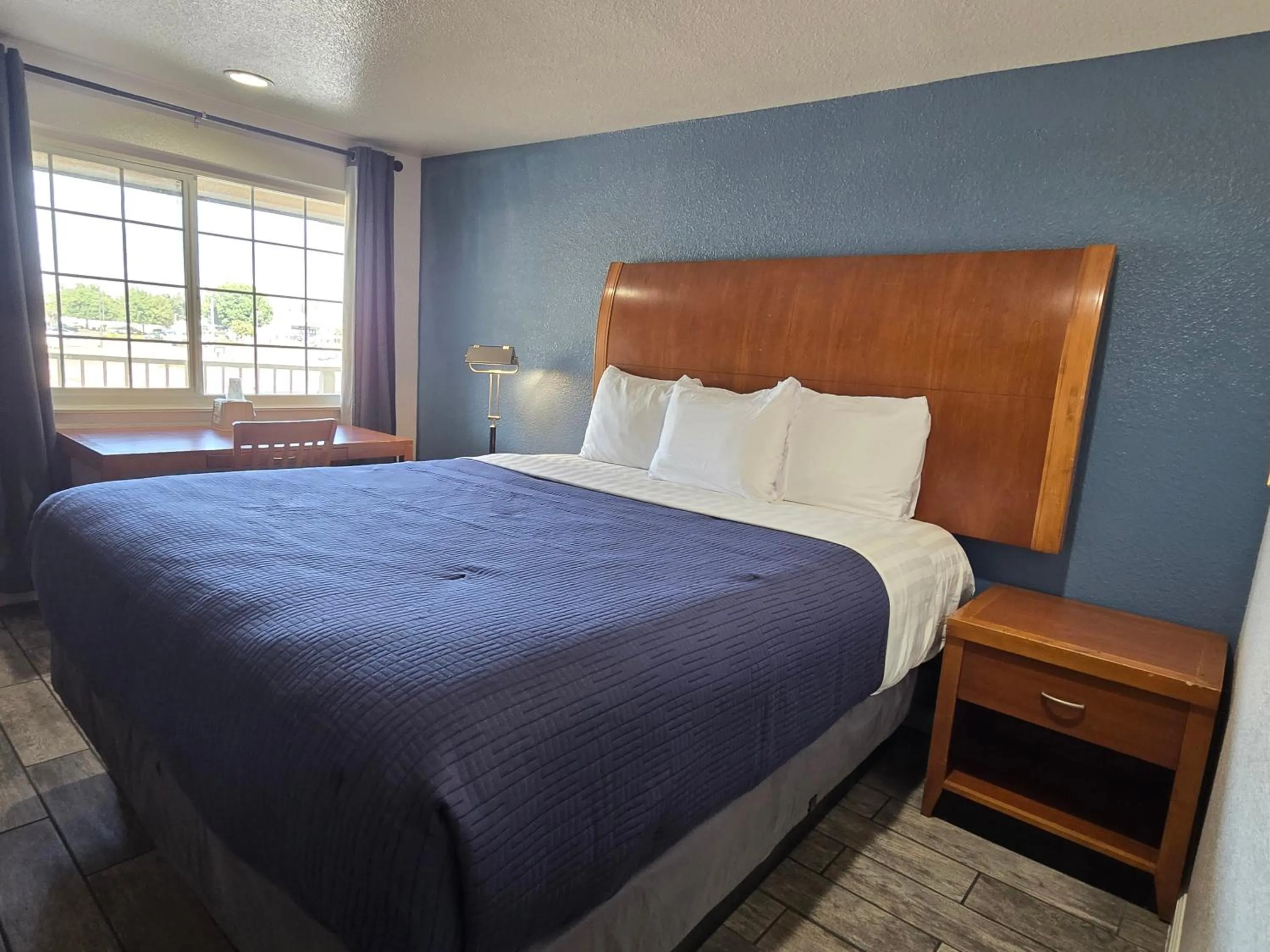 Bed in Peach City Inn - Marysville/Yuba City